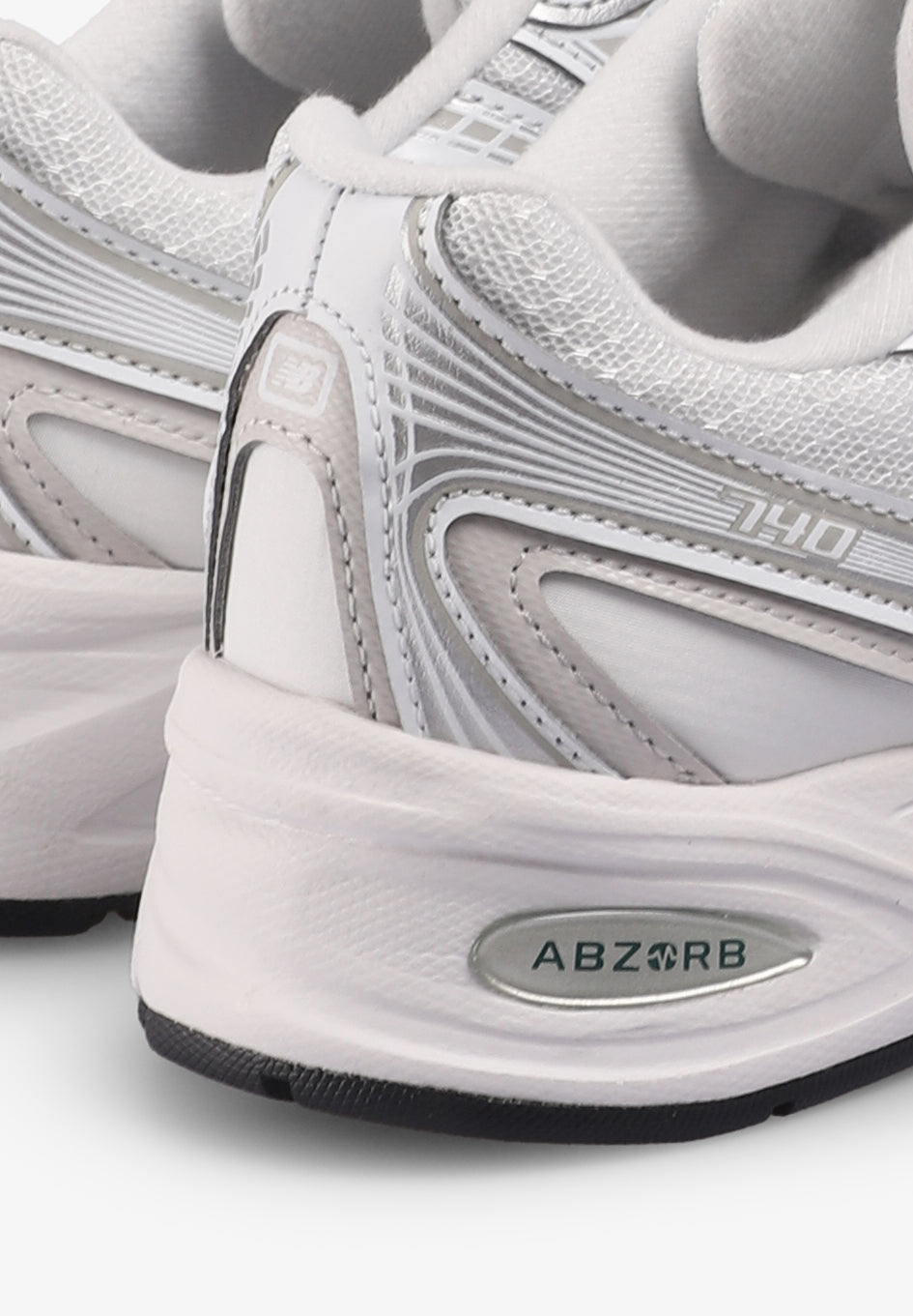 NEW BALANCE | SNEAKERS 740