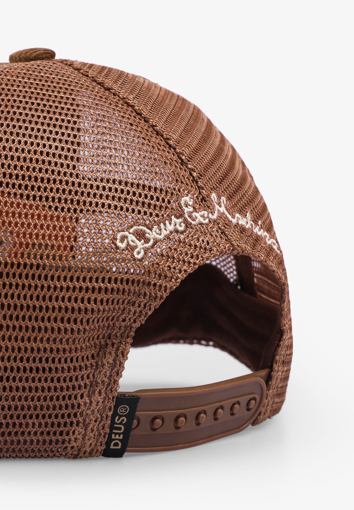 DEUS EX MACHINA | MARSDEN TRUCKER