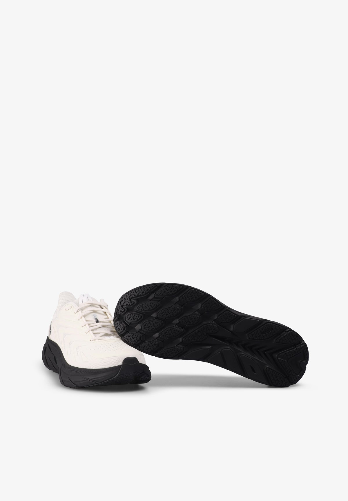 HOKA | CLIFTON UTL