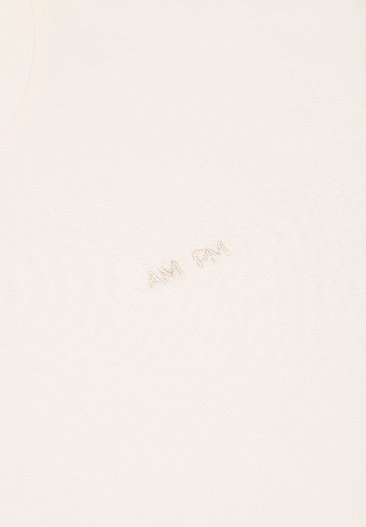 FROM AM TO PM | THE T-SHIRT CREMA
