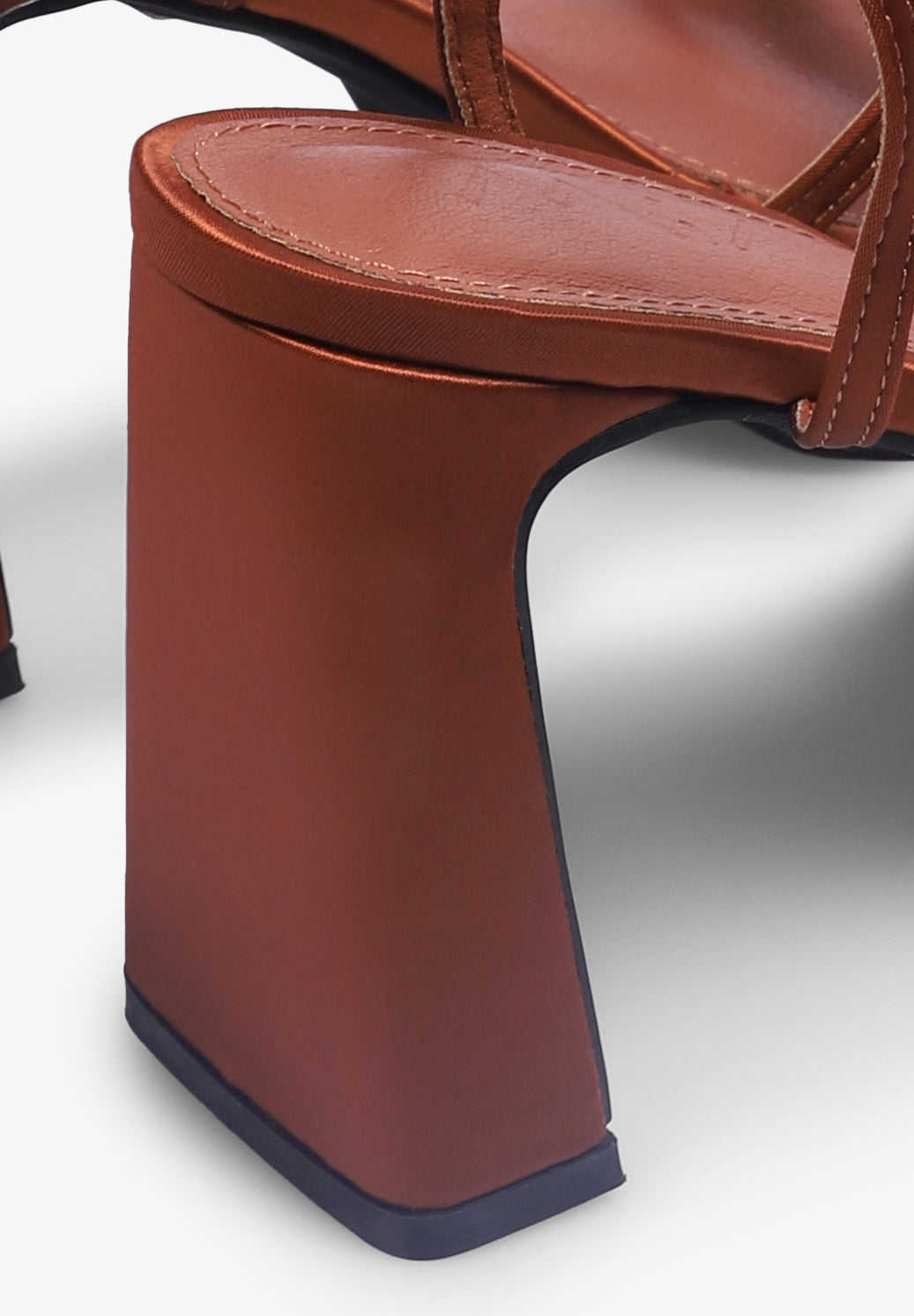 MIM SHOES | SANDÁLIA DE TACÃO GRETA