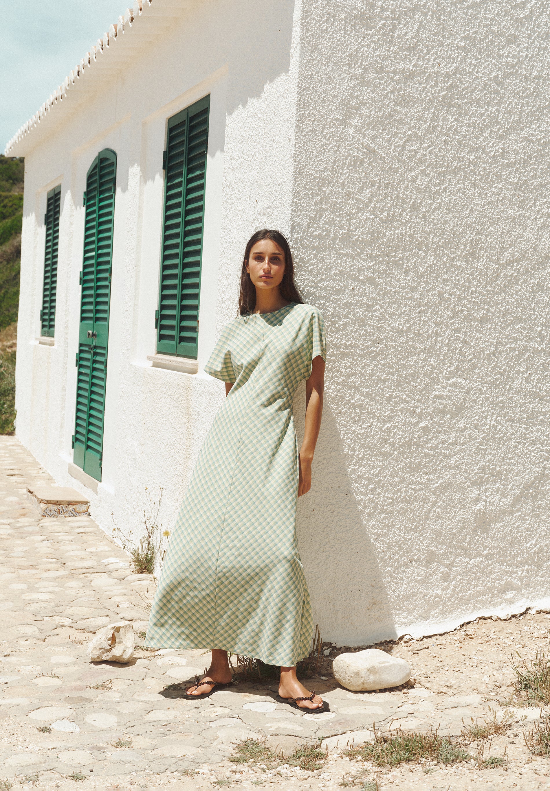 VESTIDO MIDI COM PADRÃO XADREZ