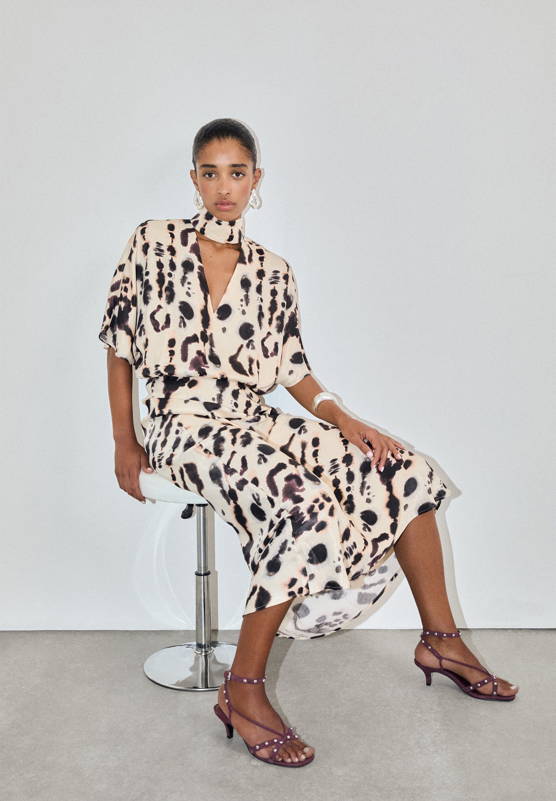 SAIA MIDI ACETINADA FLUIDA