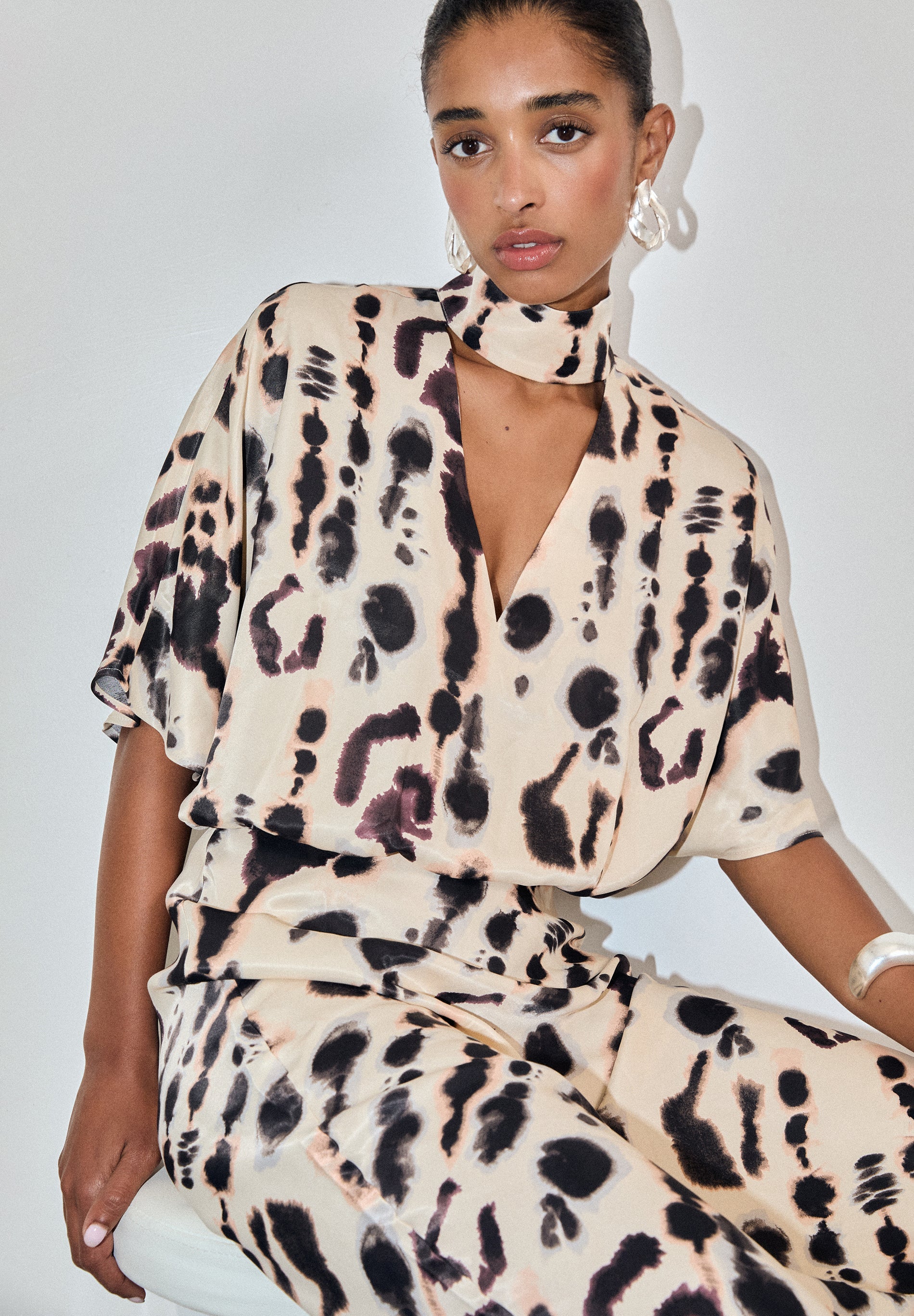 CAMISA ACETINADA FLUIDA