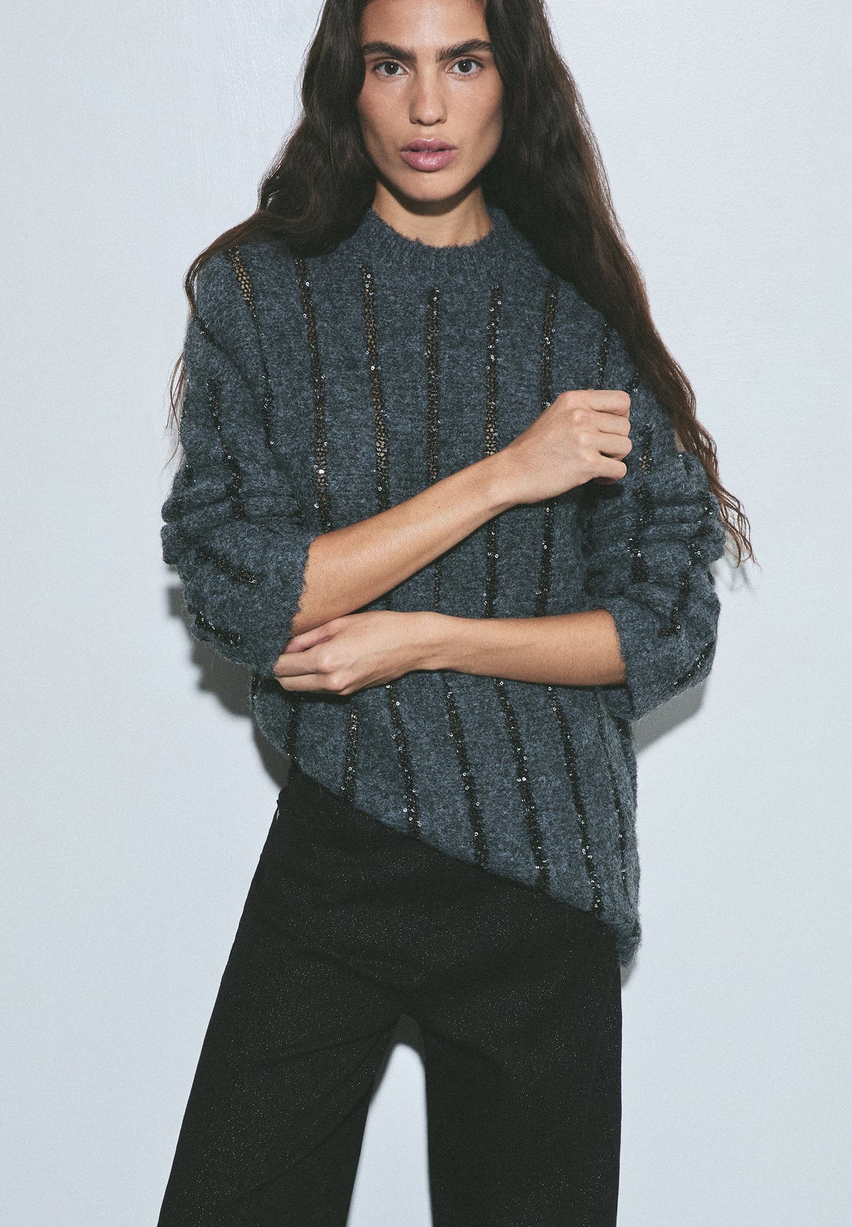 SWEATER LANTEJOULAS ÀS RISCAS