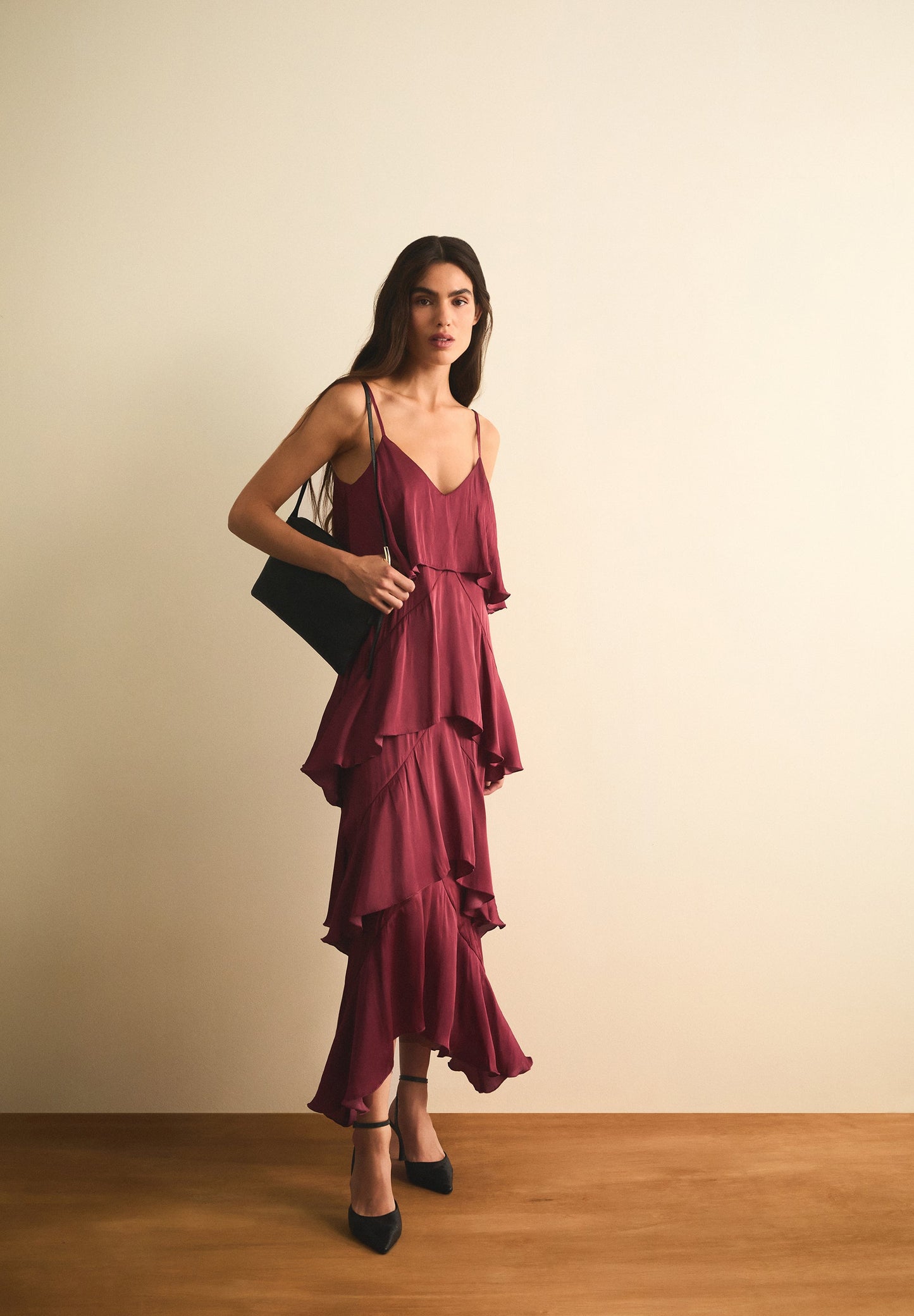 VESTIDO RENDADO COME FOLHOS