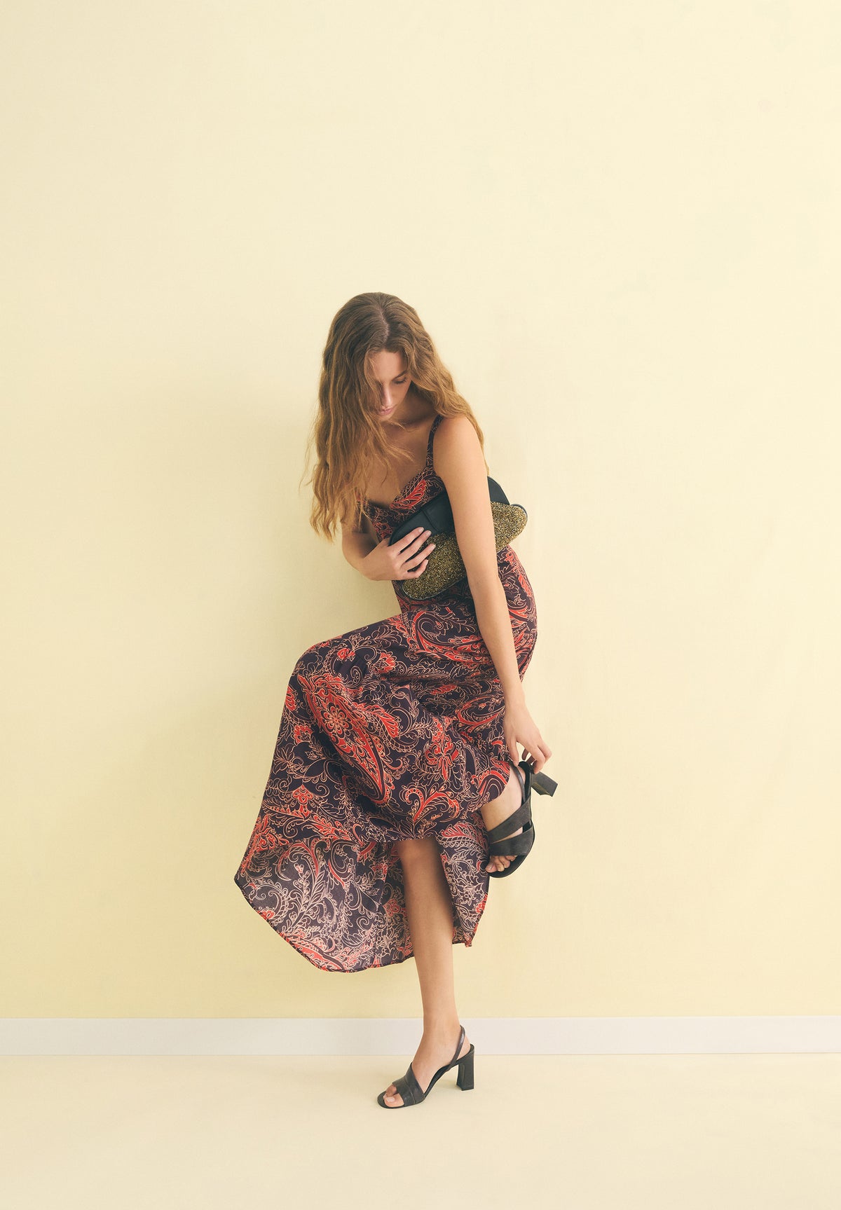 VESTIDO COM PADRÃO E ESTRUTURA
