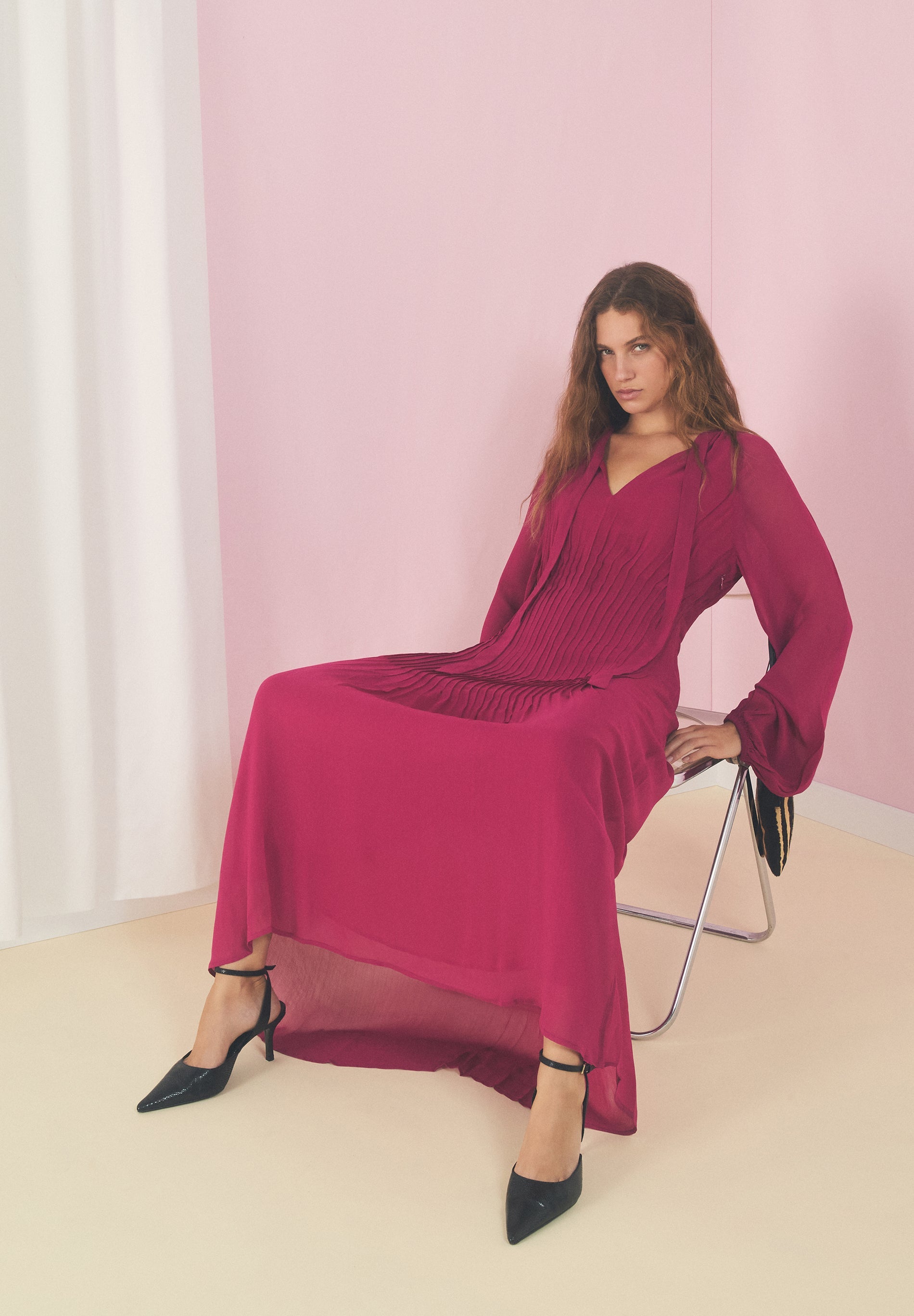 VESTIDO COM CORPO PLISSADO