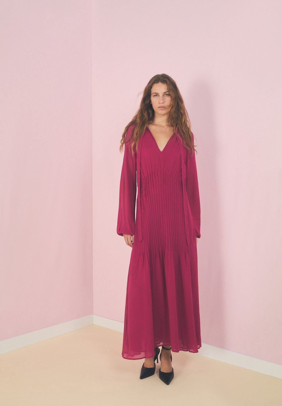 VESTIDO COM CORPO PLISSADO