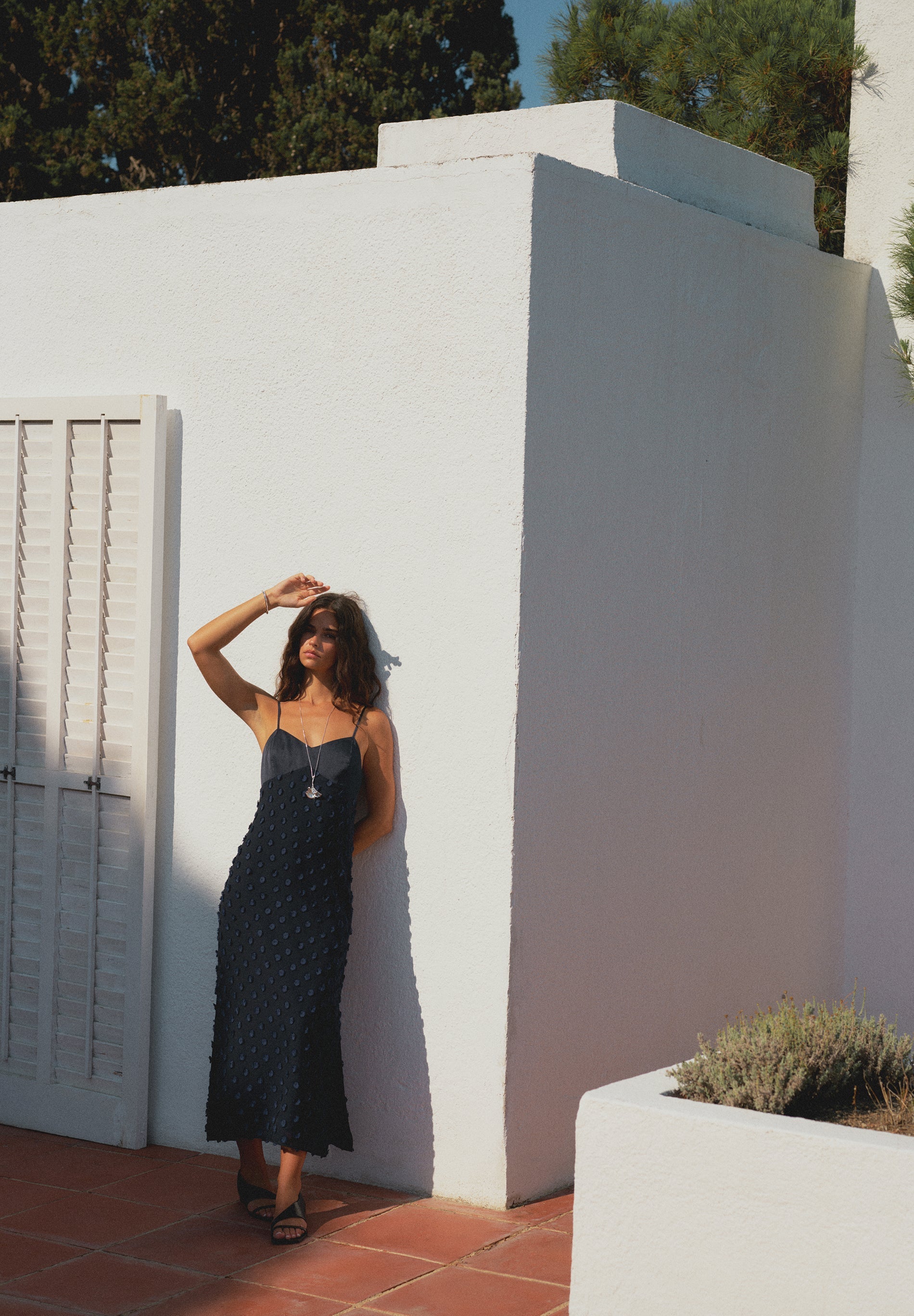 VESTIDO MIDI ÀS BOLINHAS