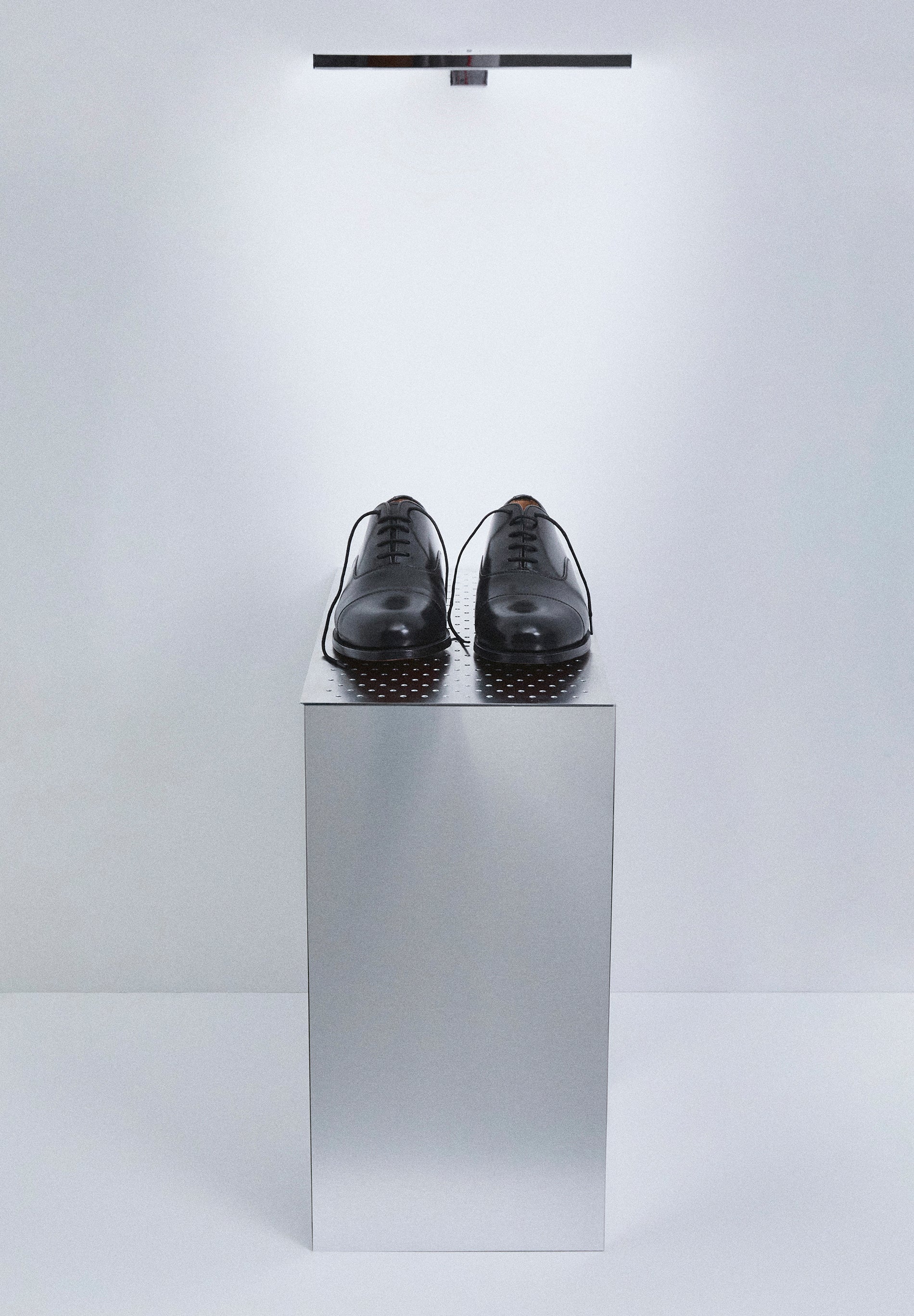 SAPATOS OXFORD EM PELE POLIDA