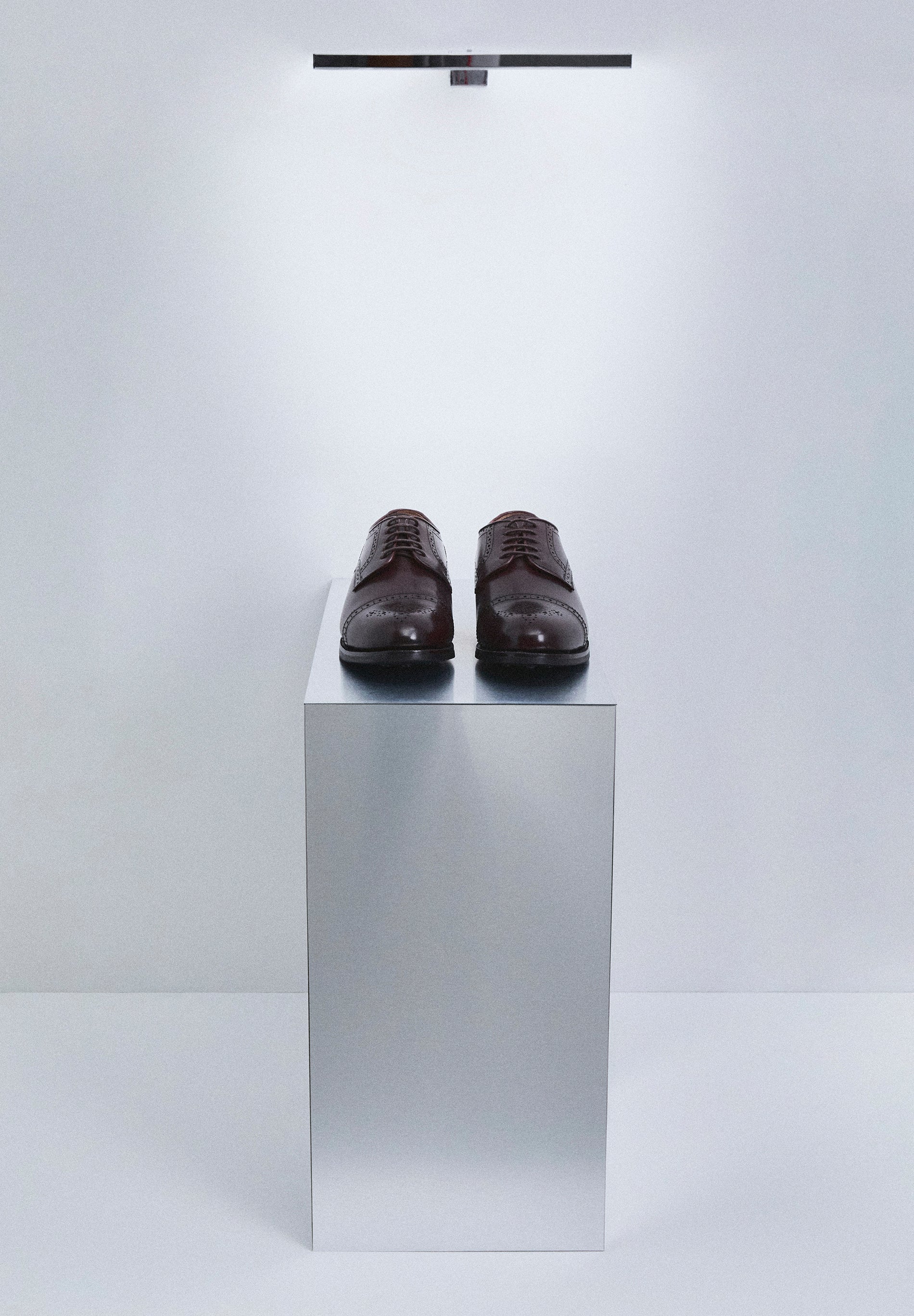 SAPATOS DERBY BROGUE DE PELE