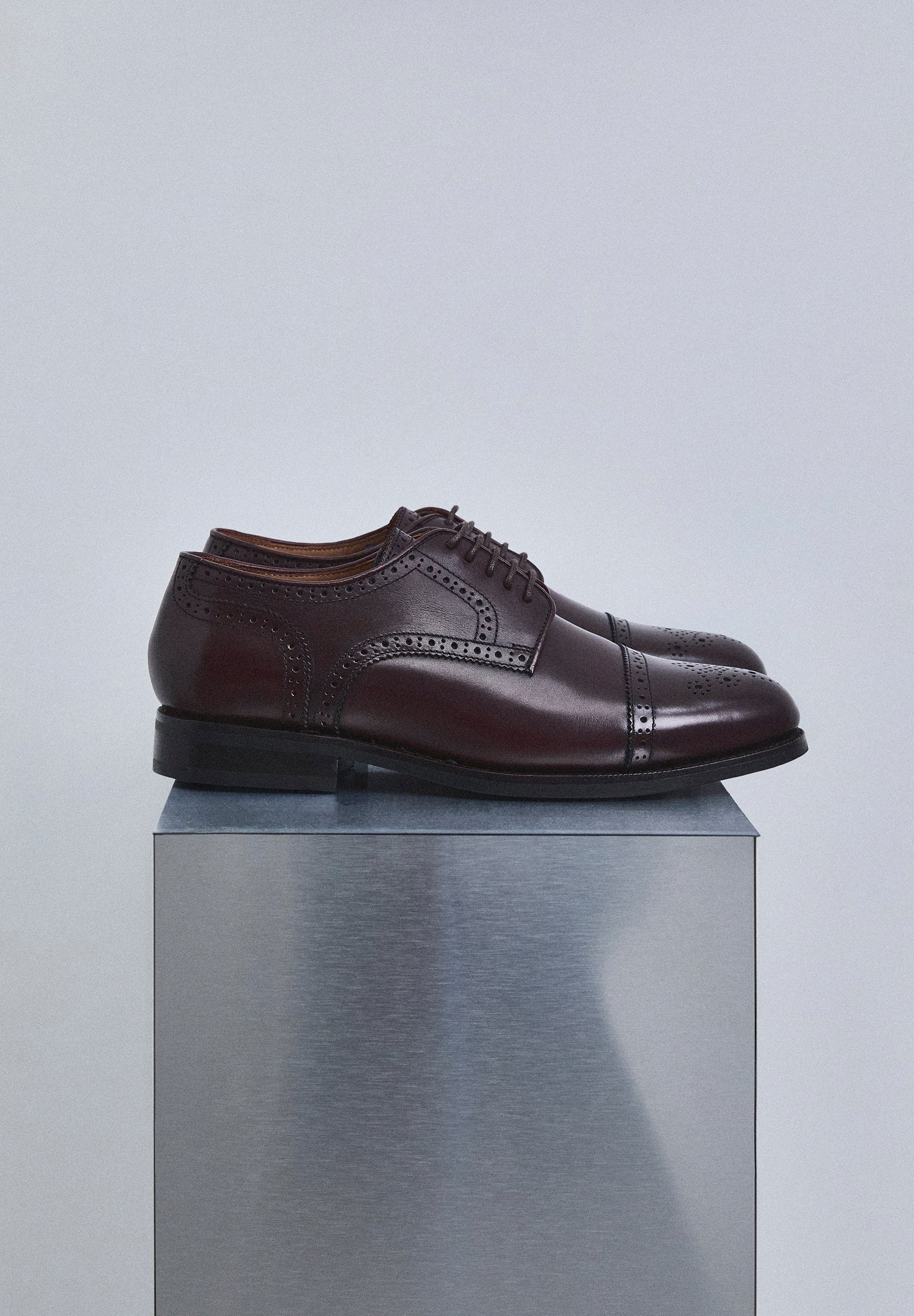 SAPATOS DERBY BROGUE DE PELE