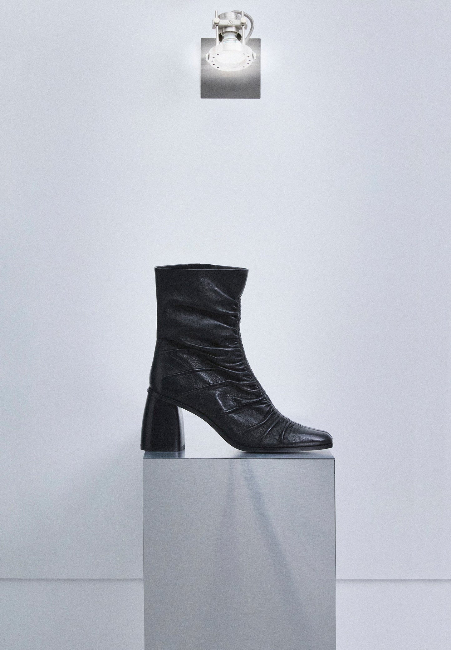 BOTA DE PELE FRANZIDO