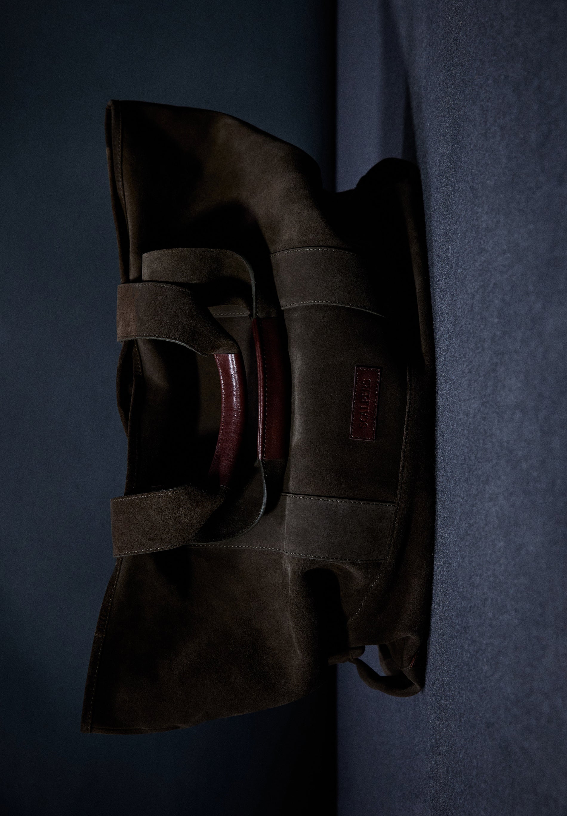 BOLSA DE CAMURÇA EM PELE
