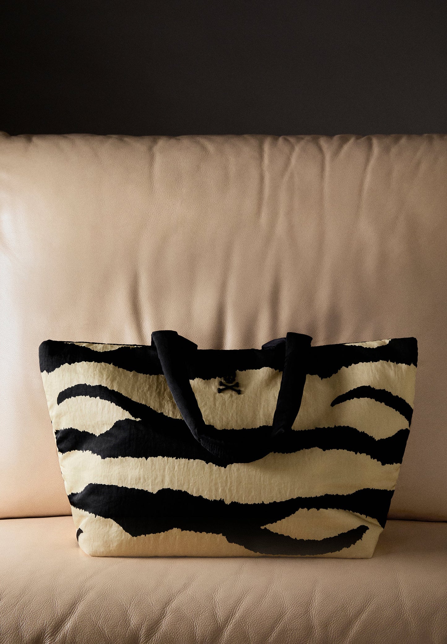 BOLSA TOTE BAG REVERSÍVEL COM ESTAMPADO ANIMAL