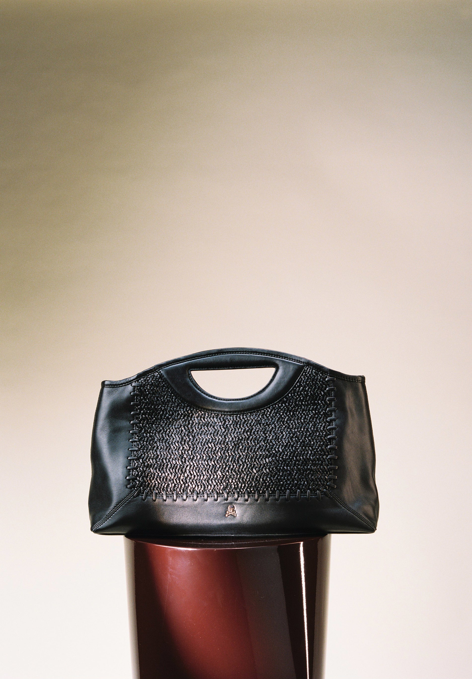 MALA DE MÃO COM TEXTURA