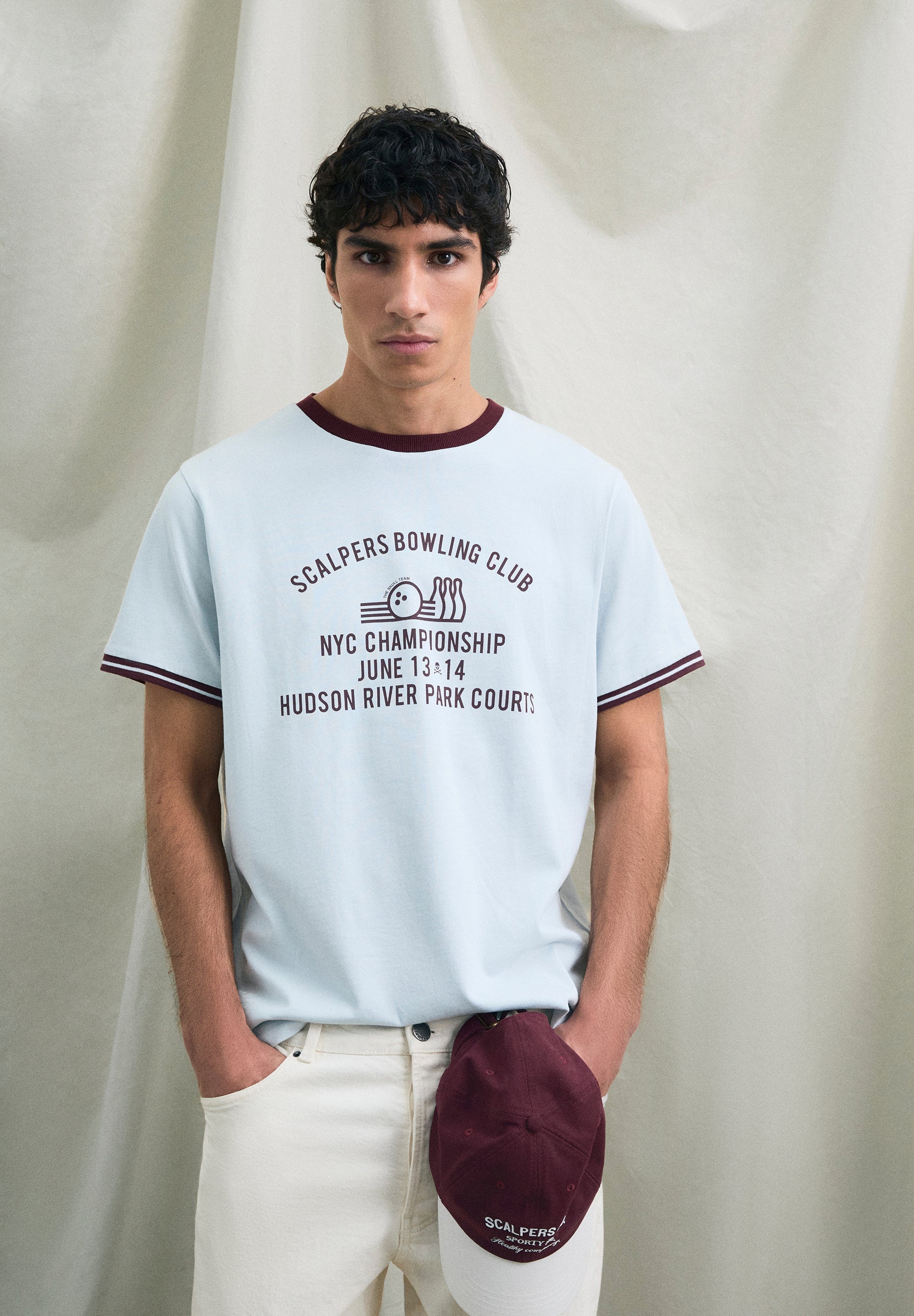 T-SHIRT COM PADRÃO EM CONTRASTE