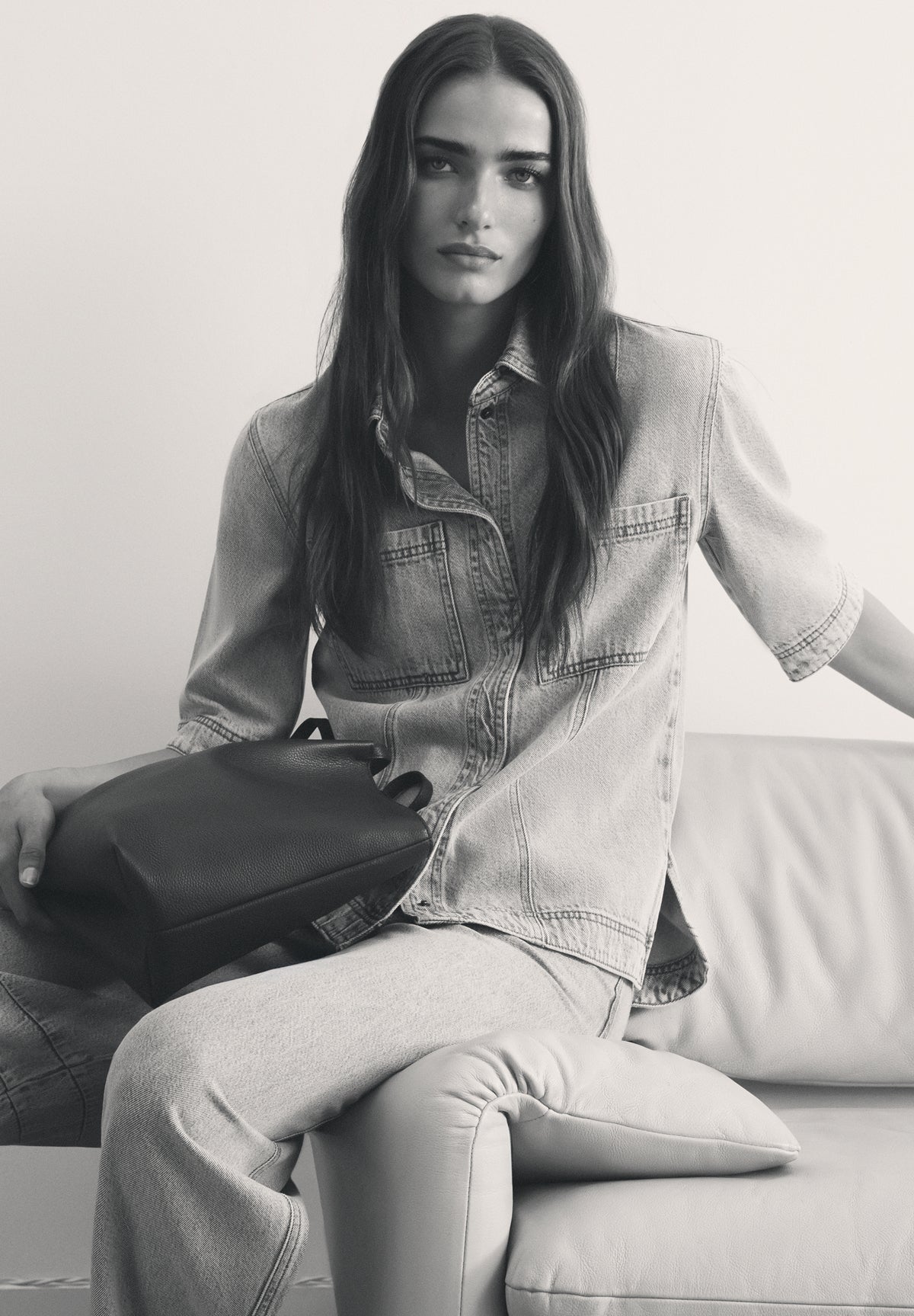CAMISA DENIM COM BOLSOS