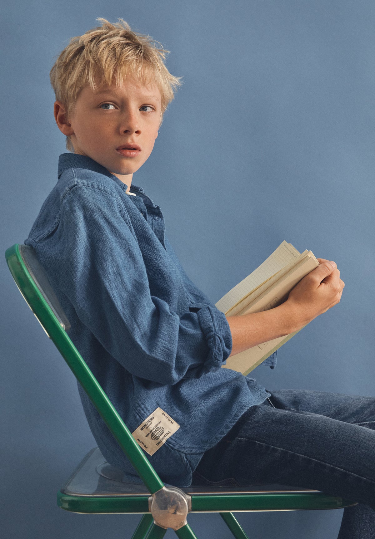 CAMISA DENIM DECOTE COM BOTÕES