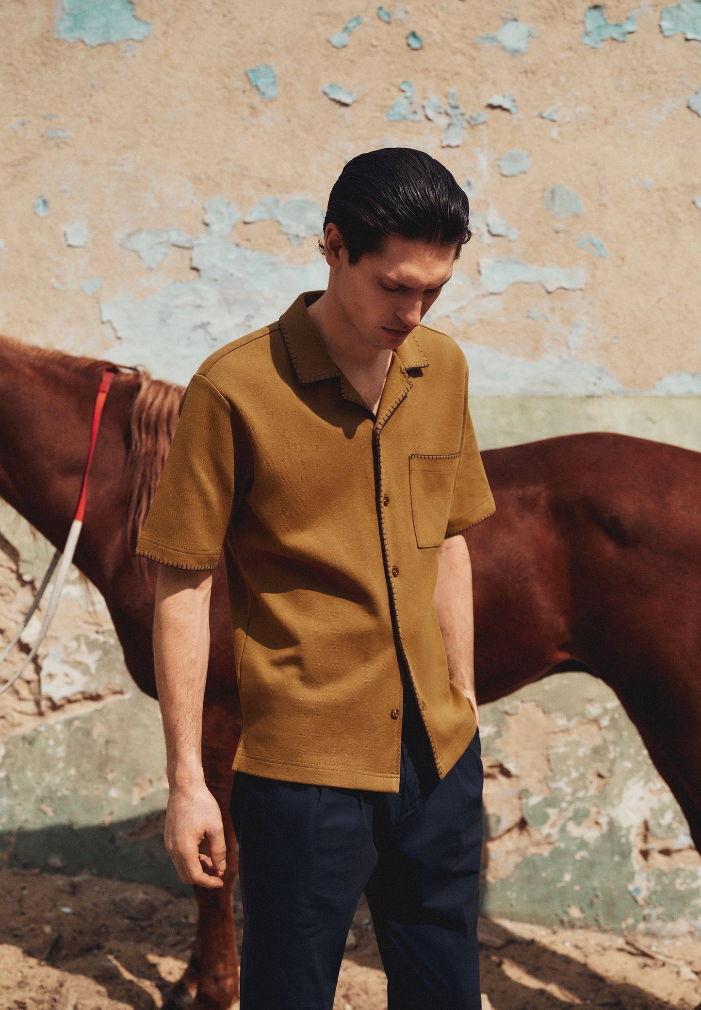 CAMISA DE MANGA CURTA COSTURAS