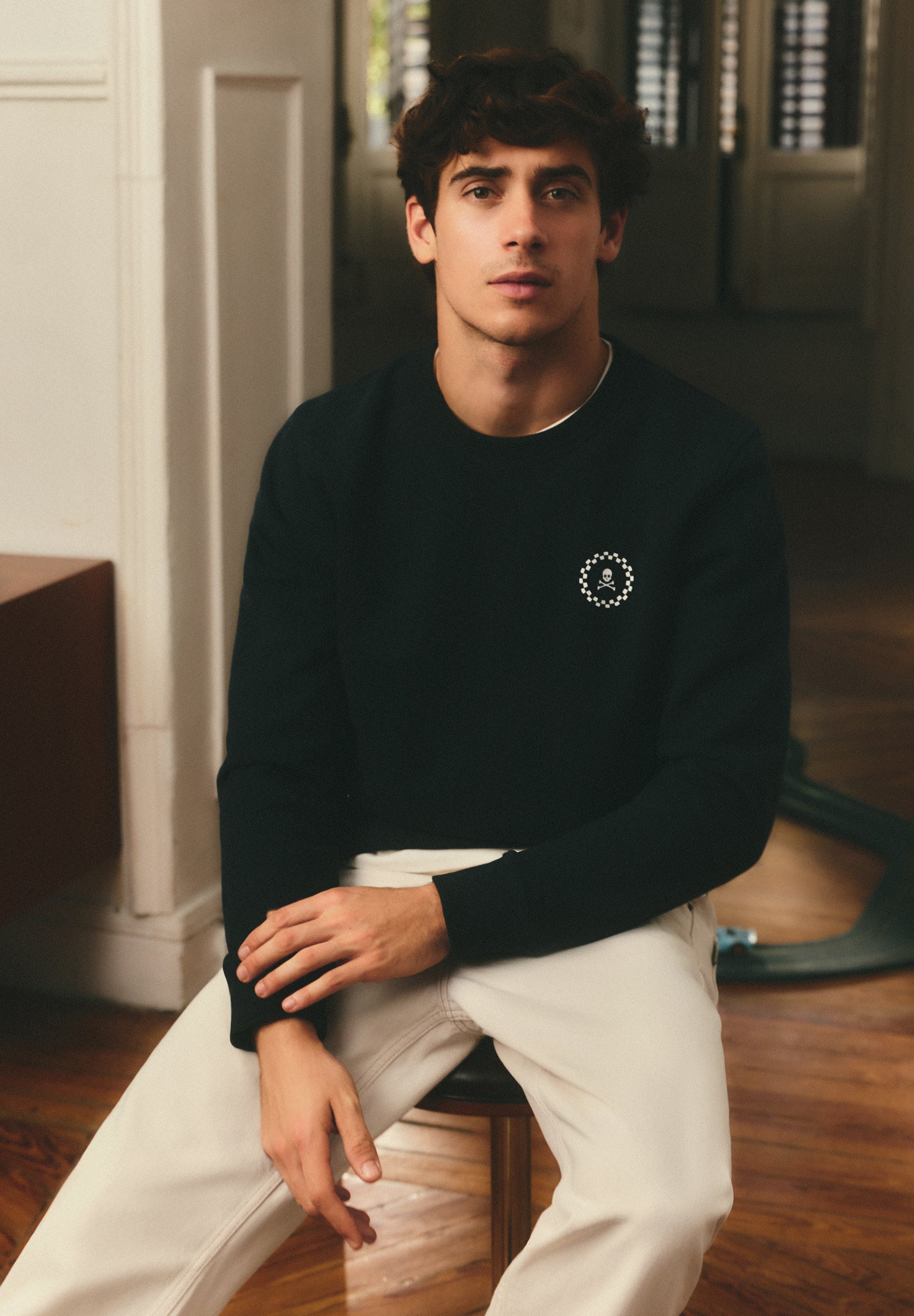 SWEATSHIRT COM LOGÓTIPO ATRÁS BORDADO