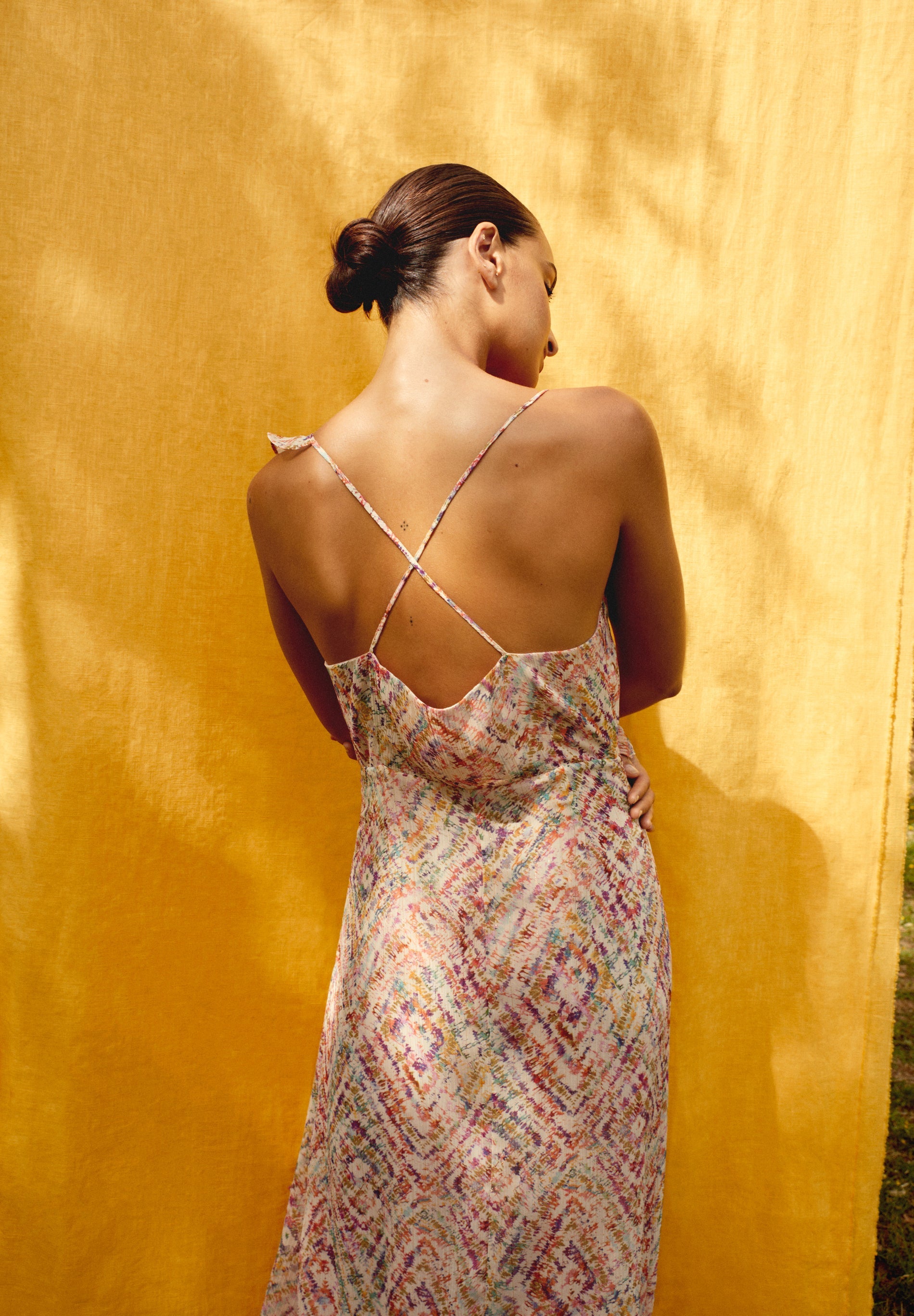 VESTIDO COMPRIDO COM FOLHO