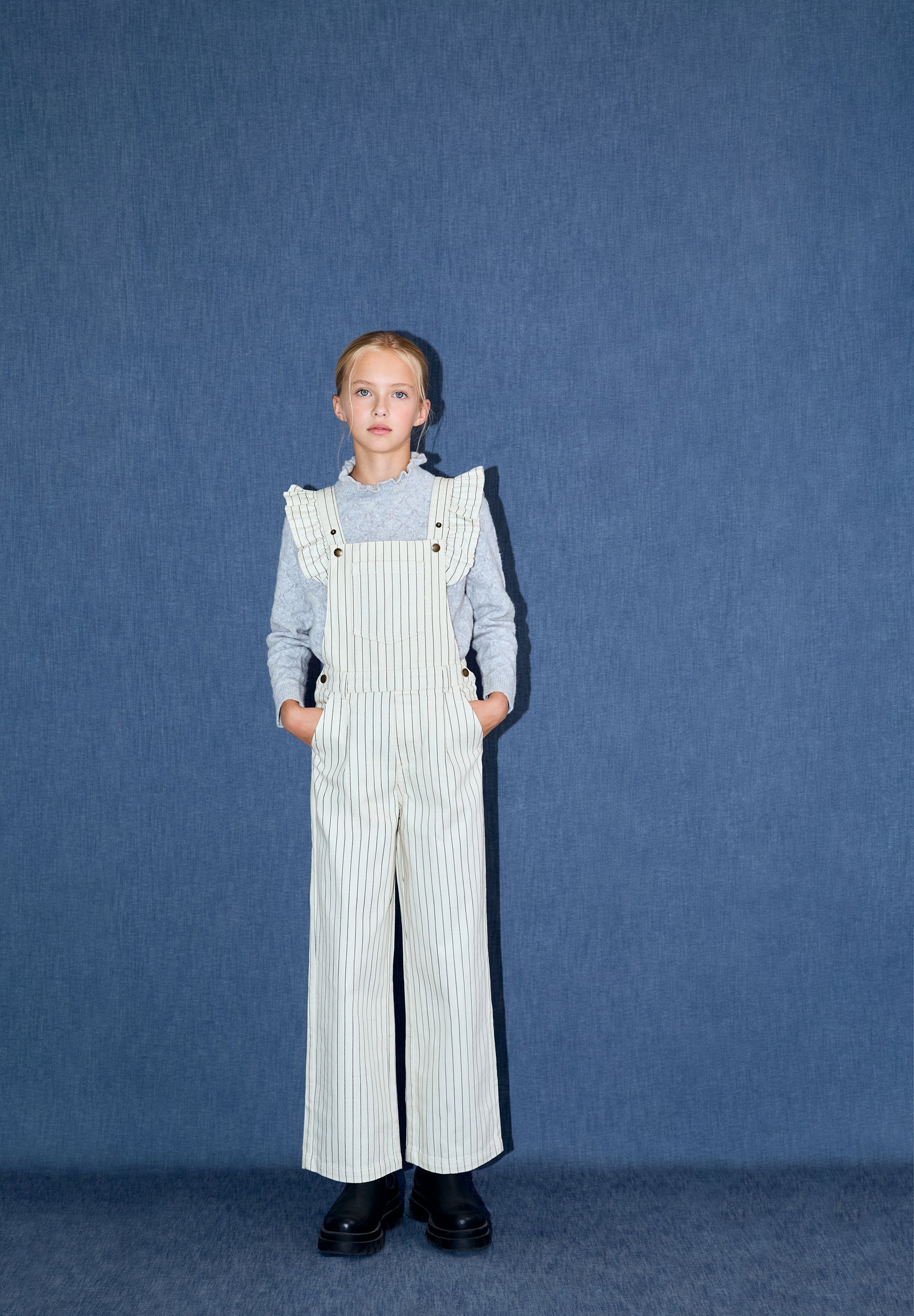 JARDINEIRAS ÀS RISCAS COM FOLHO