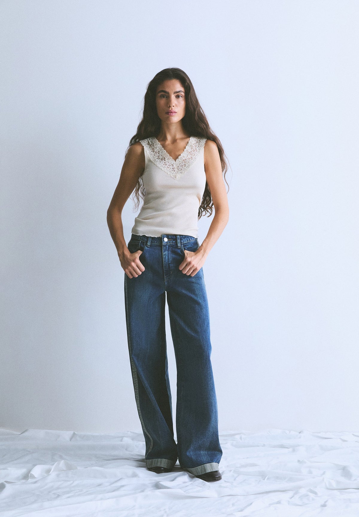 JEANS WIDE LEG COM TIRAS LATERAIS
