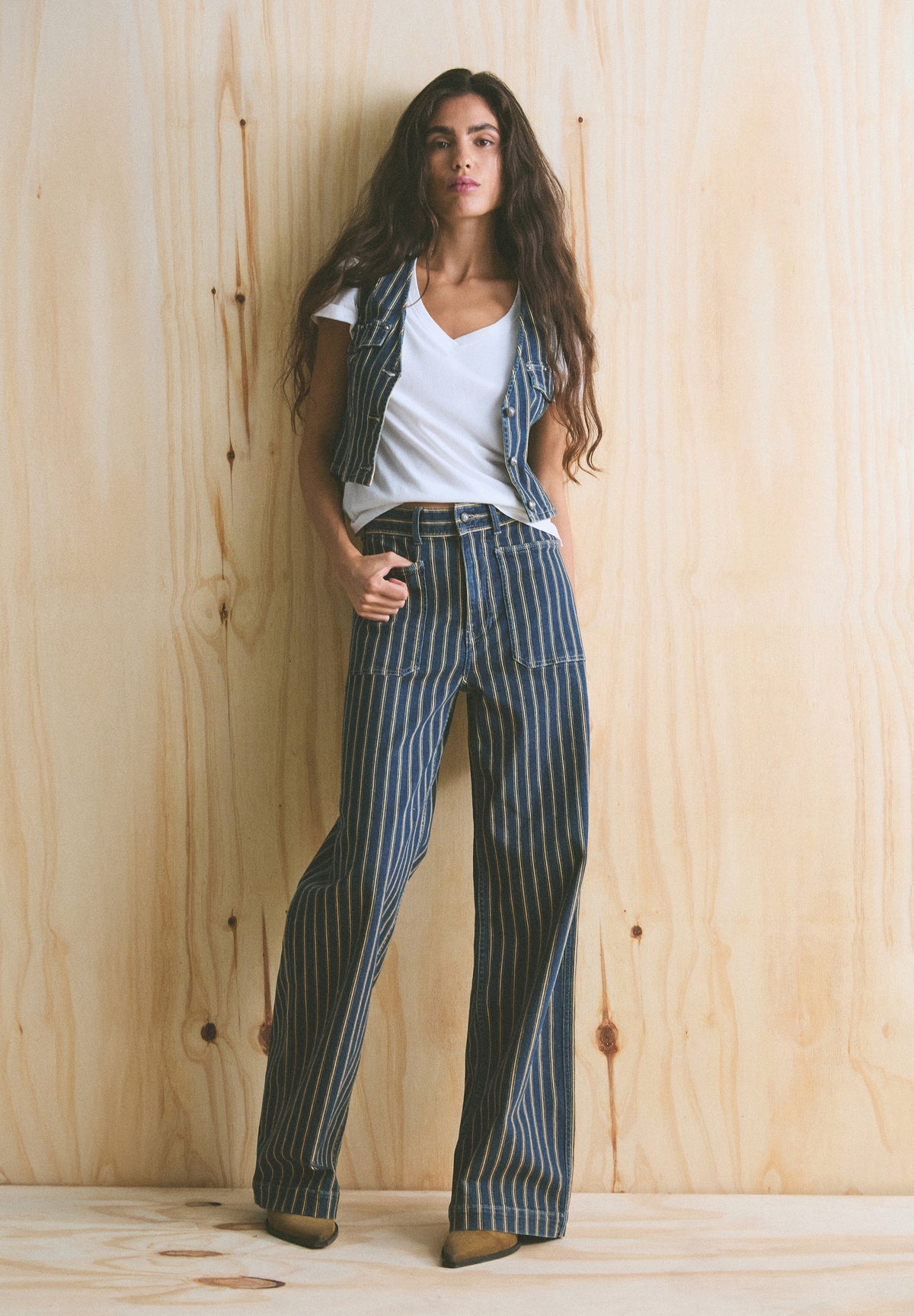 COLETE DENIM ÀS RISCAS