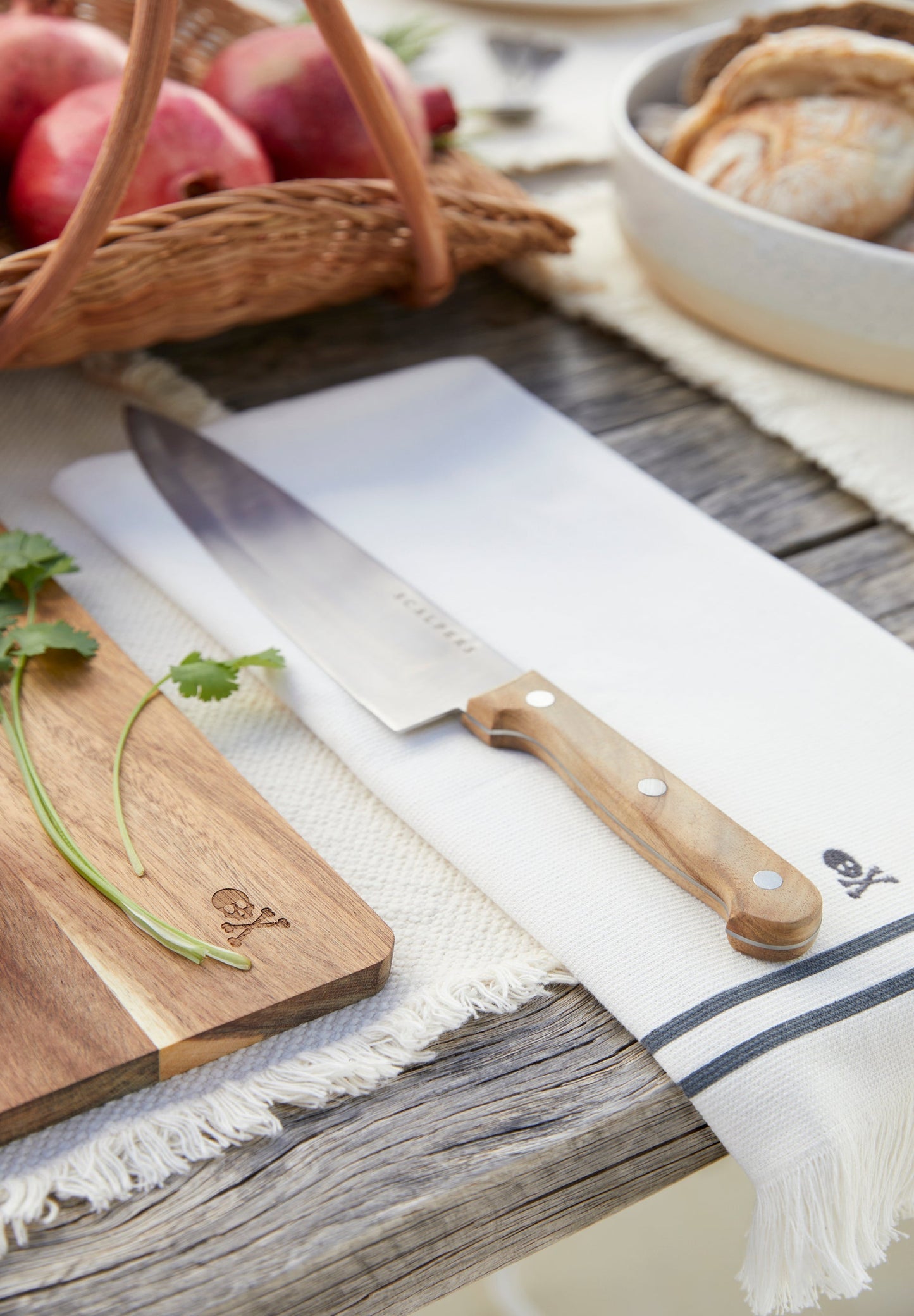 CONJUNTO DE FACA E TÁBUA