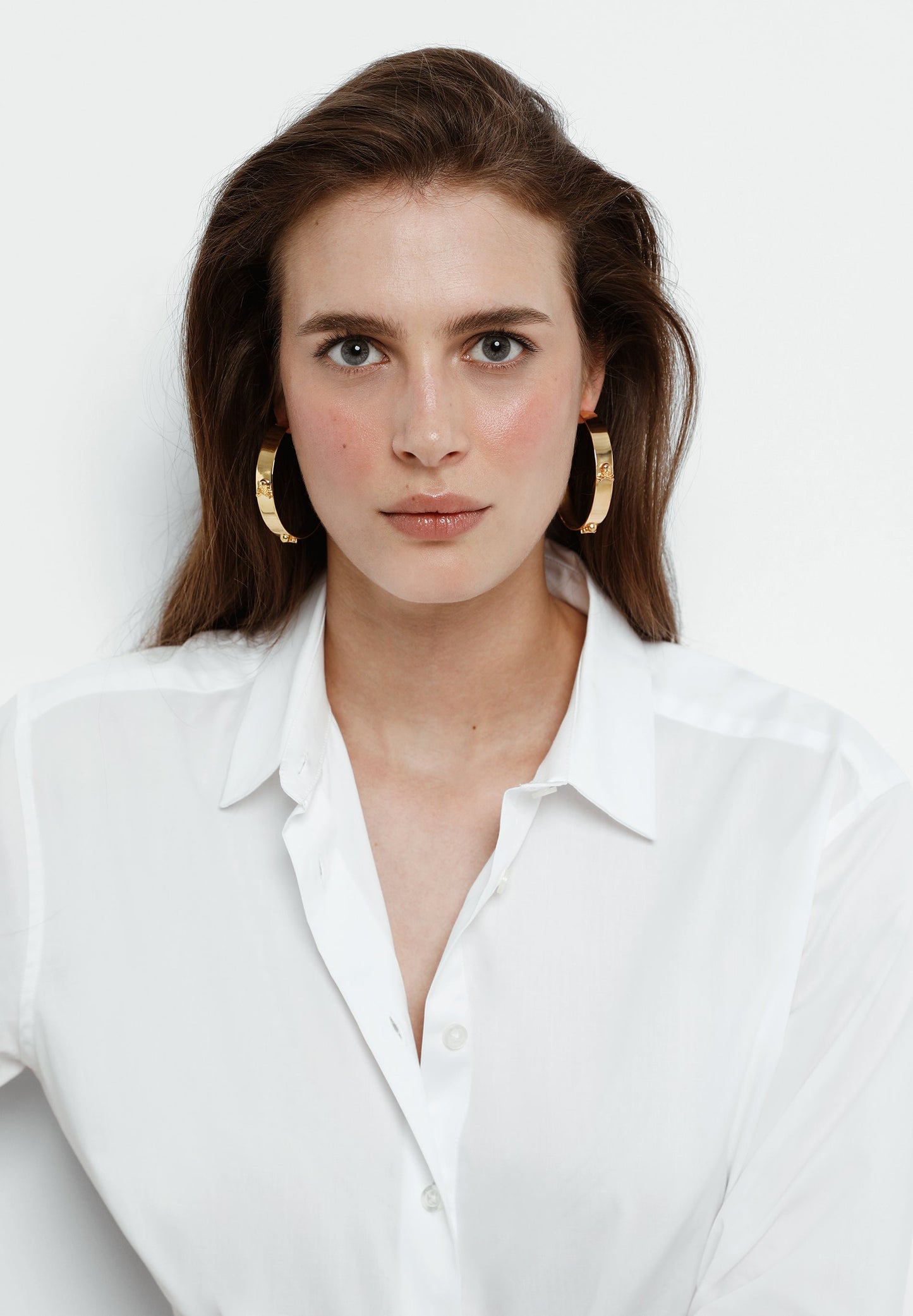 BRINCOS ARGOLAS LOGÓTIPO