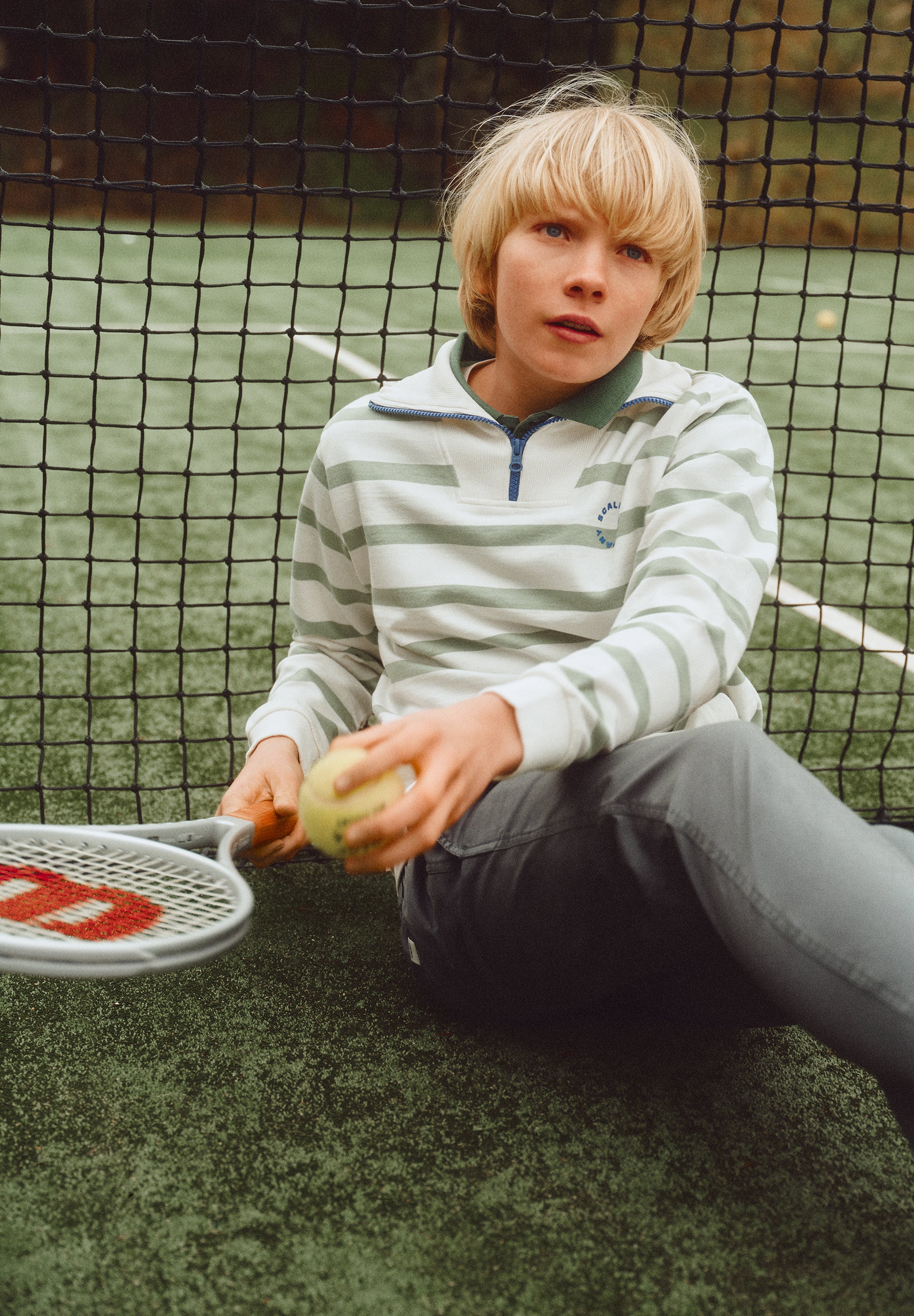 SWEATSHIRT ÀS RISCAS COM GOLA POLO