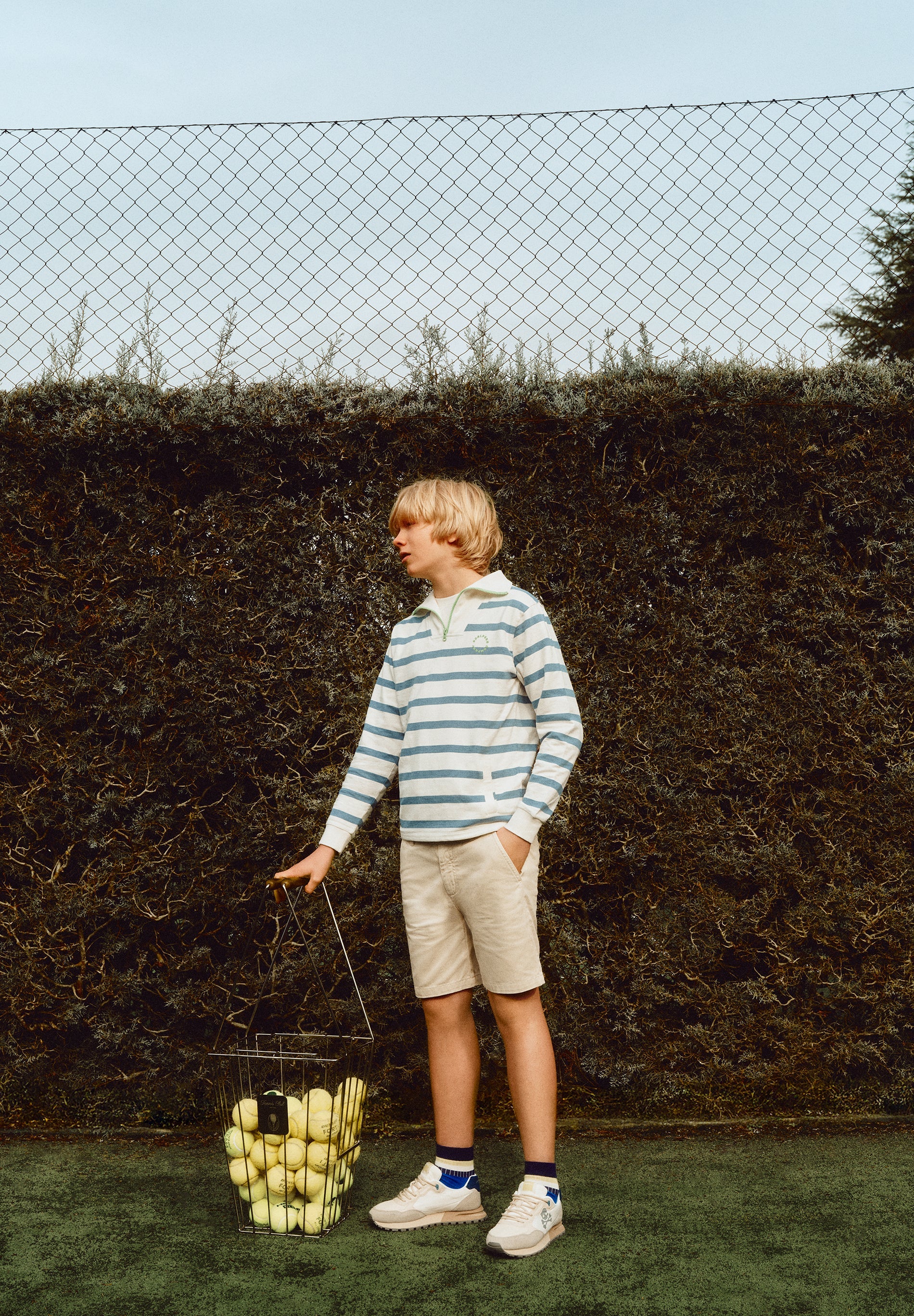 SWEATSHIRT ÀS RISCAS COM GOLA POLO