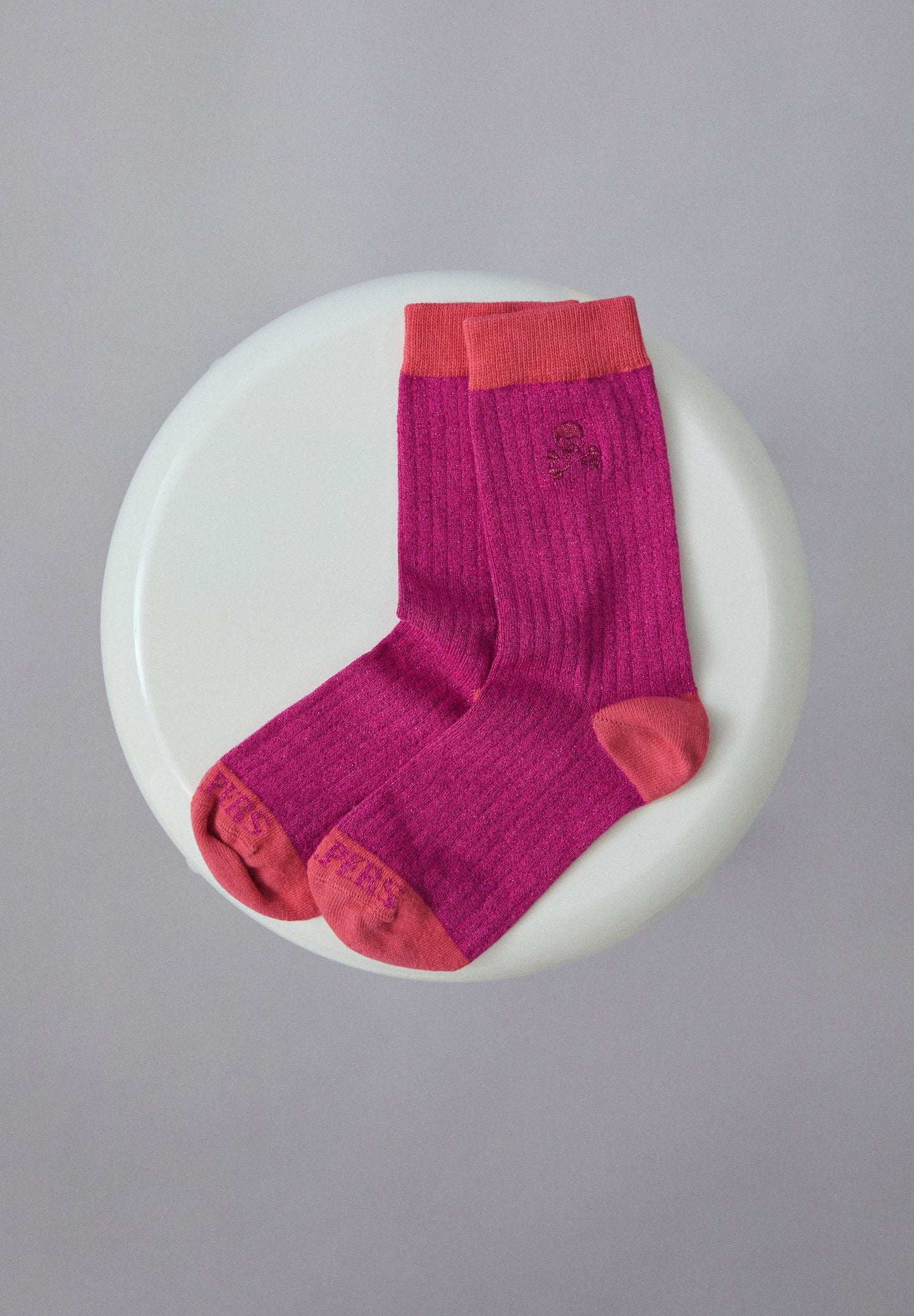 MEIAS FIO METALIZADO EM CONTRASTE