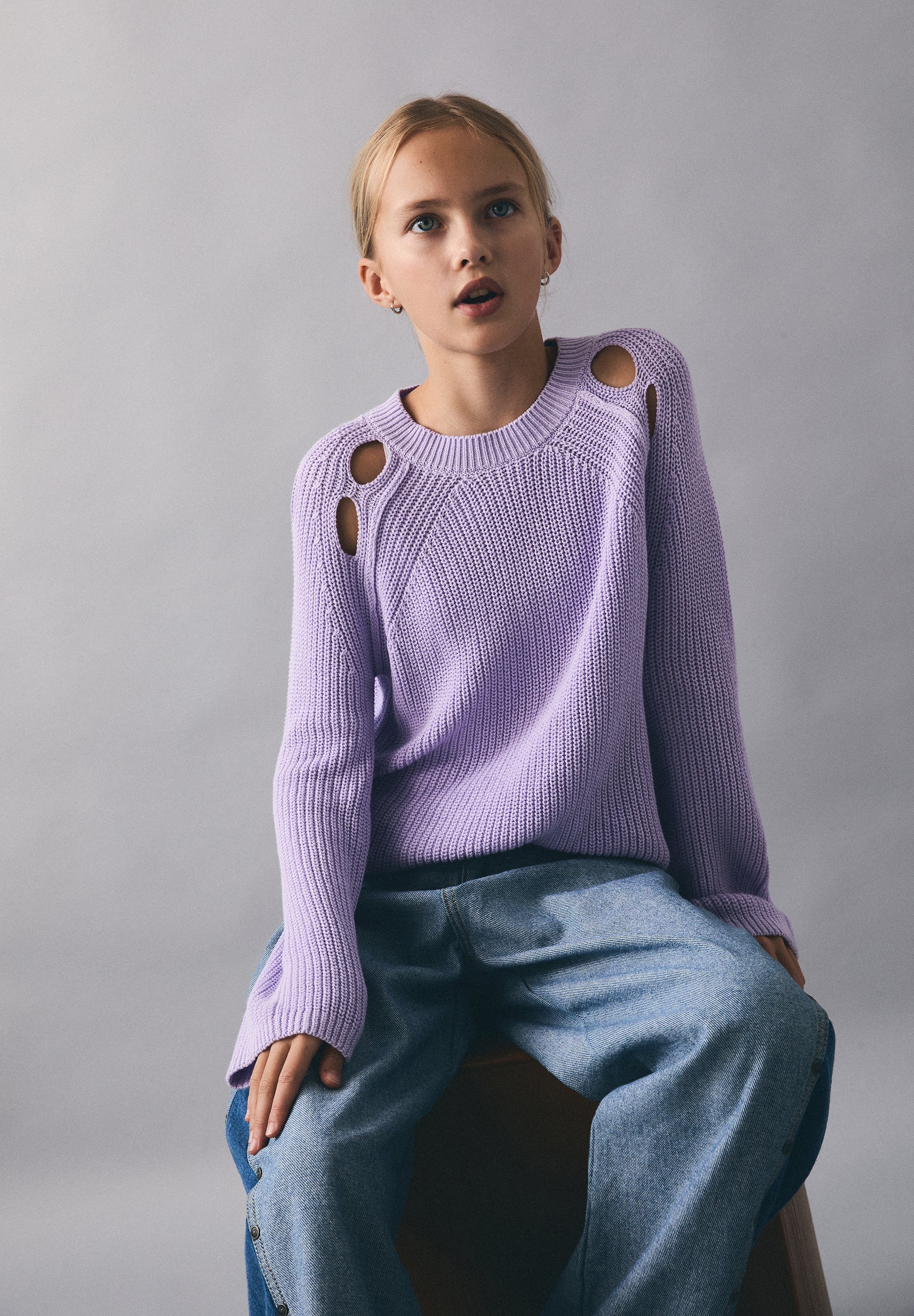 SWEATER DE MALHA COM ABERTURAS