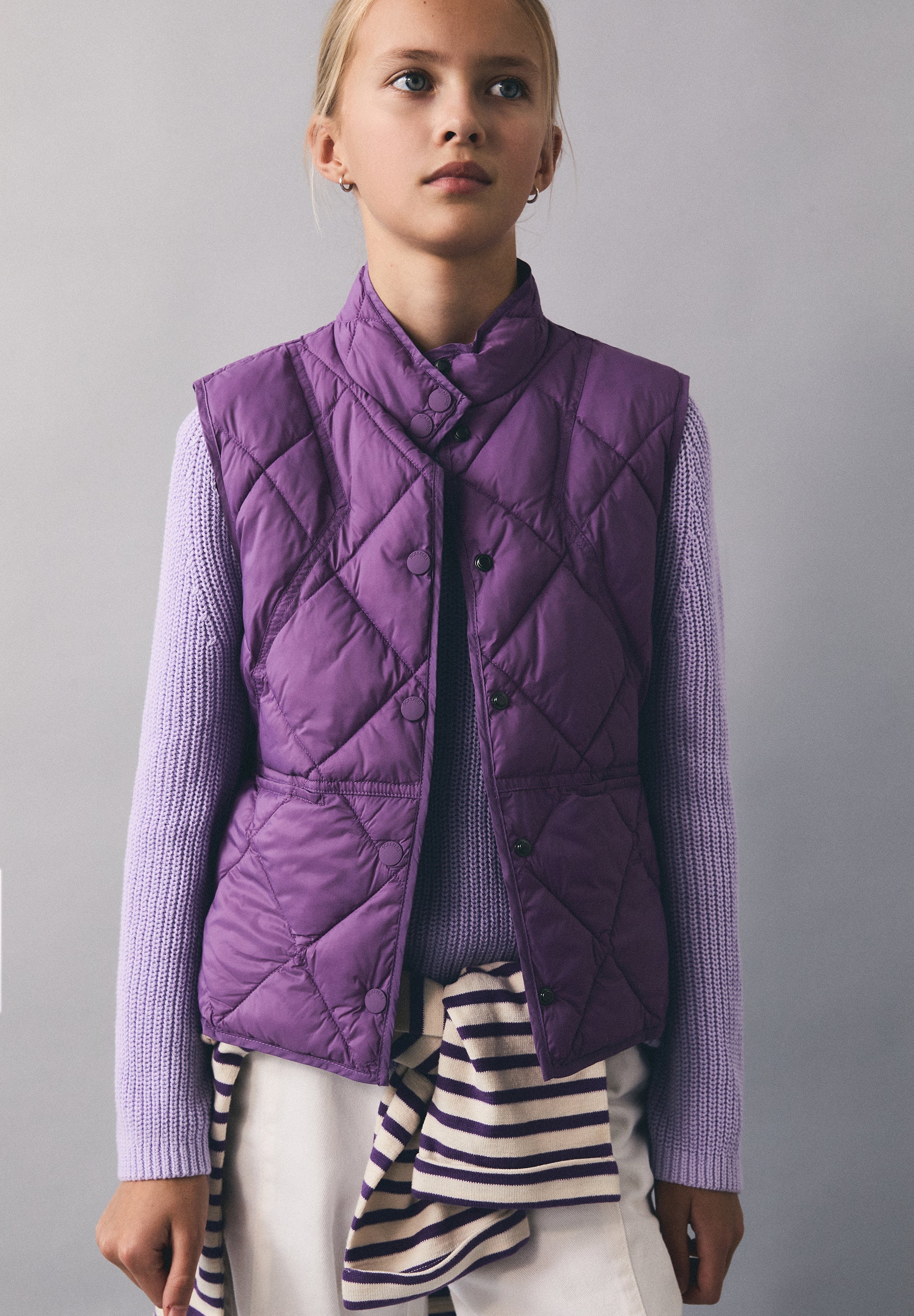 COLETE ACOLCHOADO COM COSTURAS