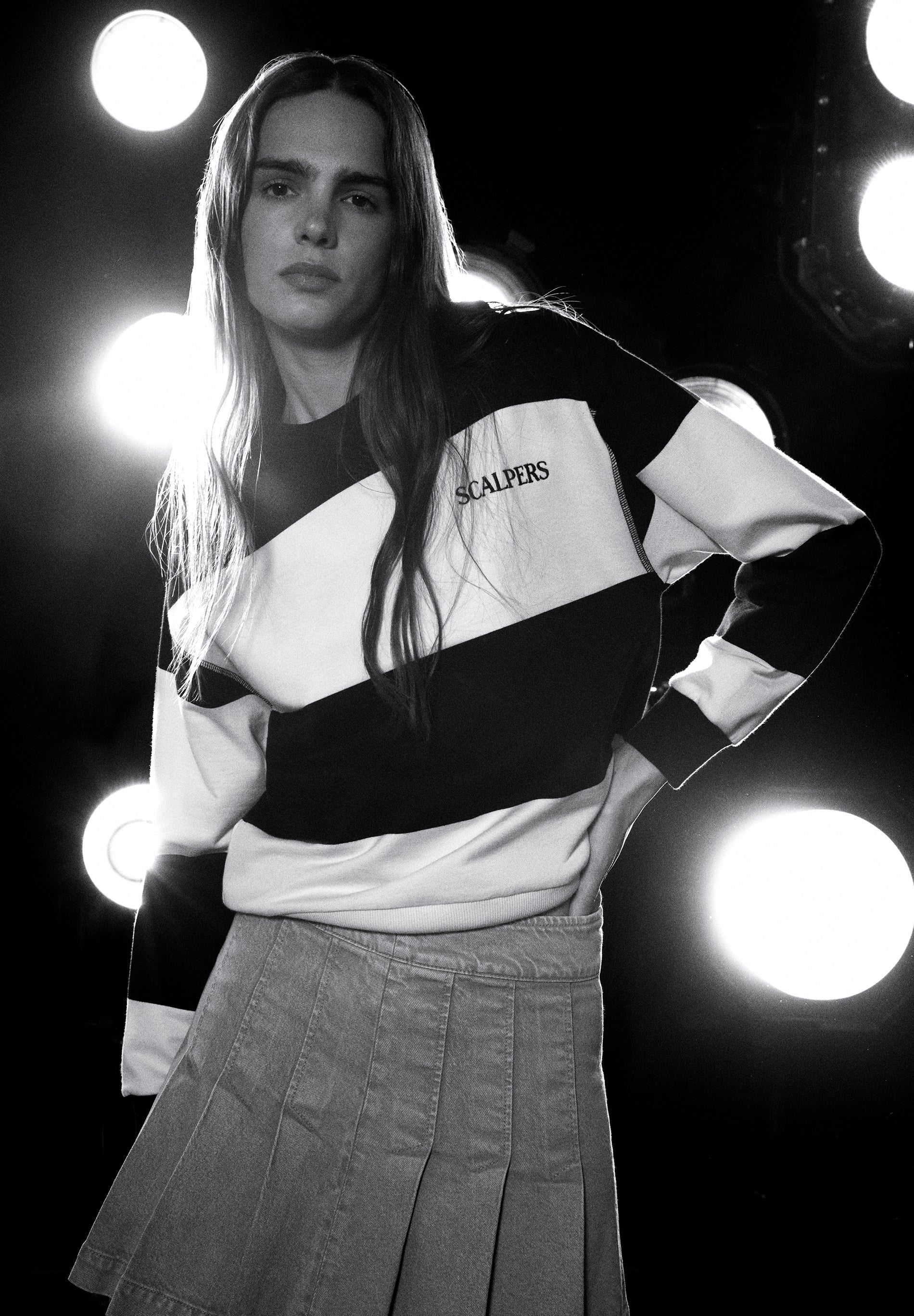 SWEATSHIRT ÀS RISCAS C/ LOGÓTIPO BORDADO