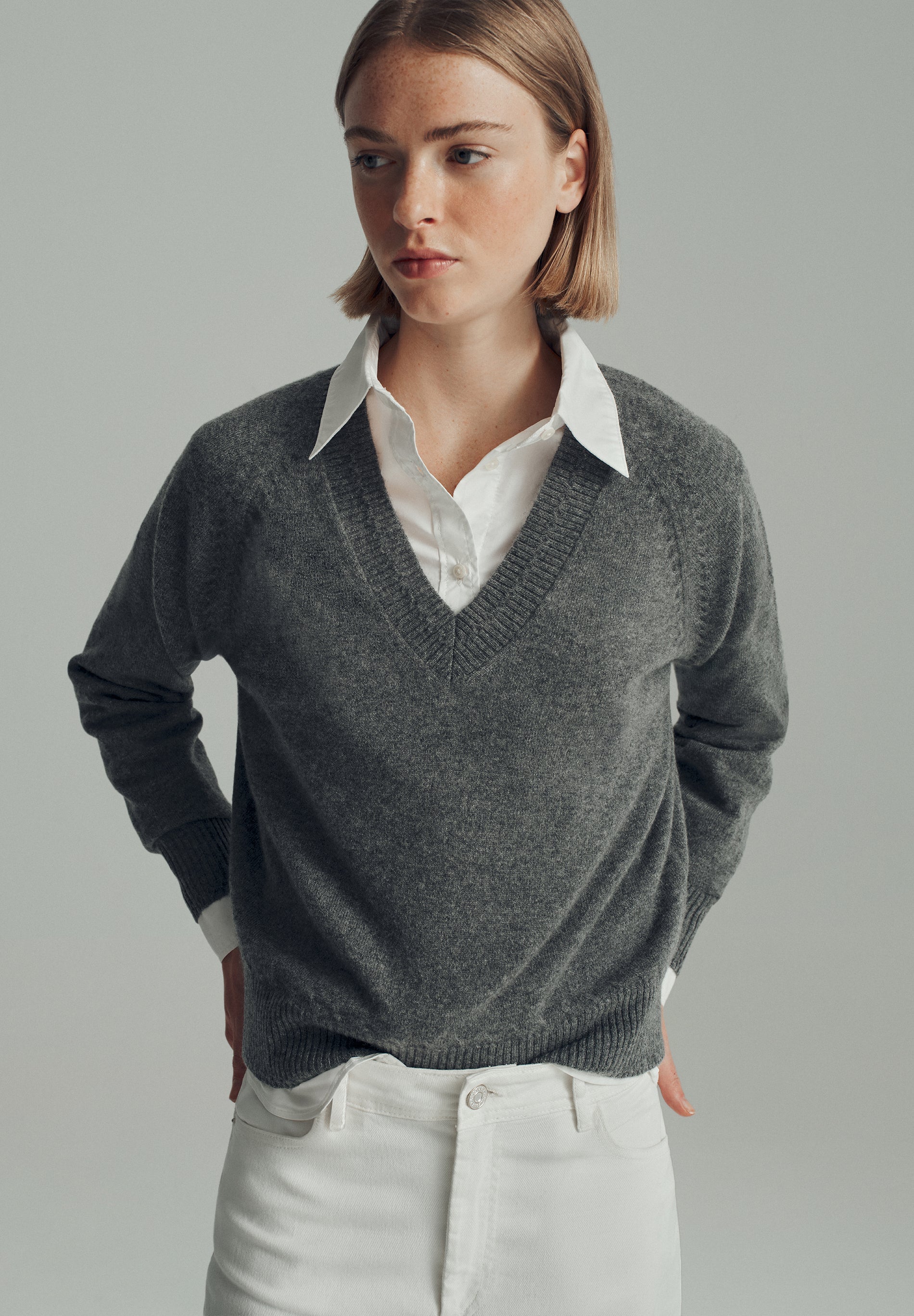 SWEATER 100% CAXEMIRA COM DECOTE EM V