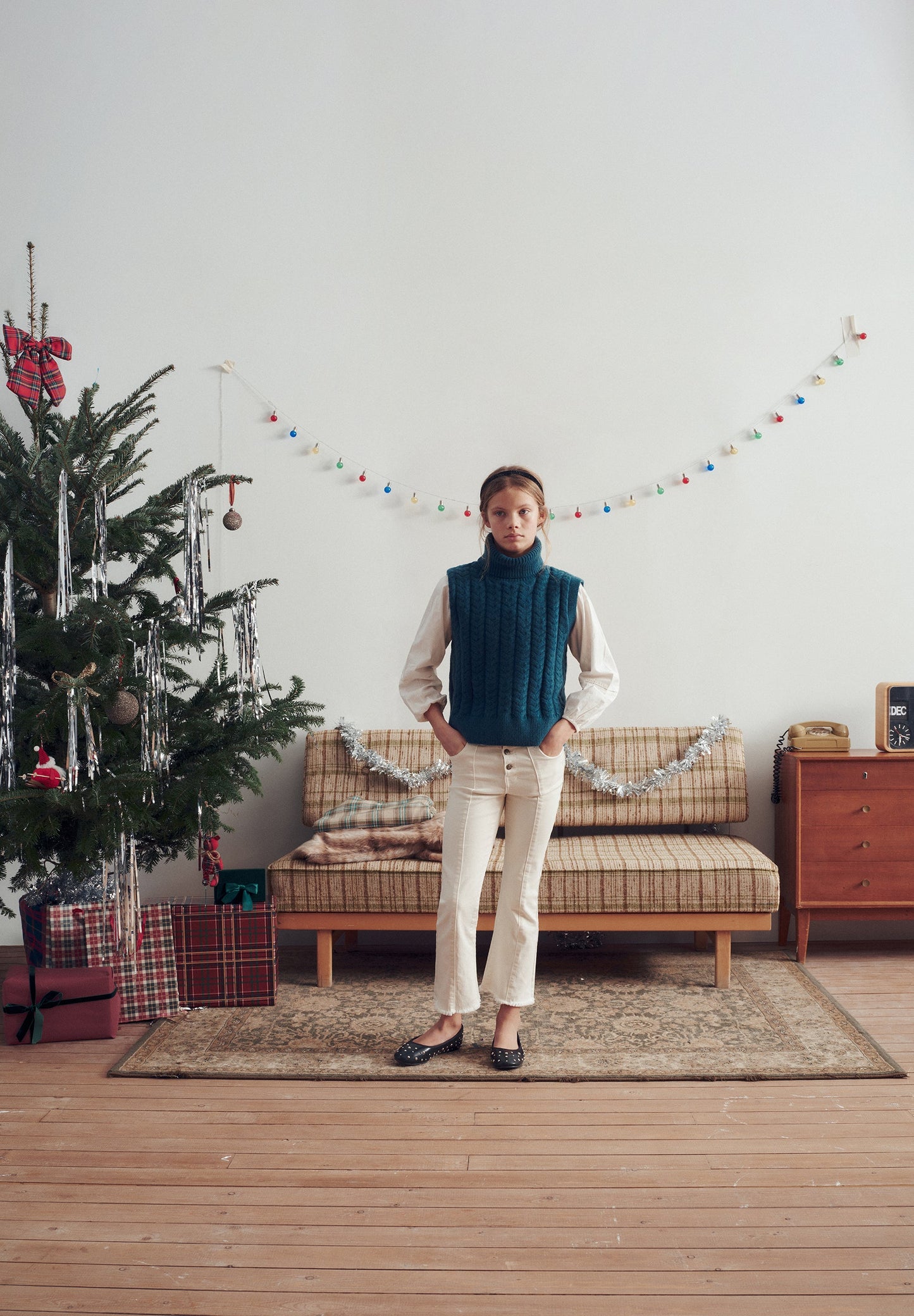 CALÇAS DENIM CORTE À BOCA DE SINO