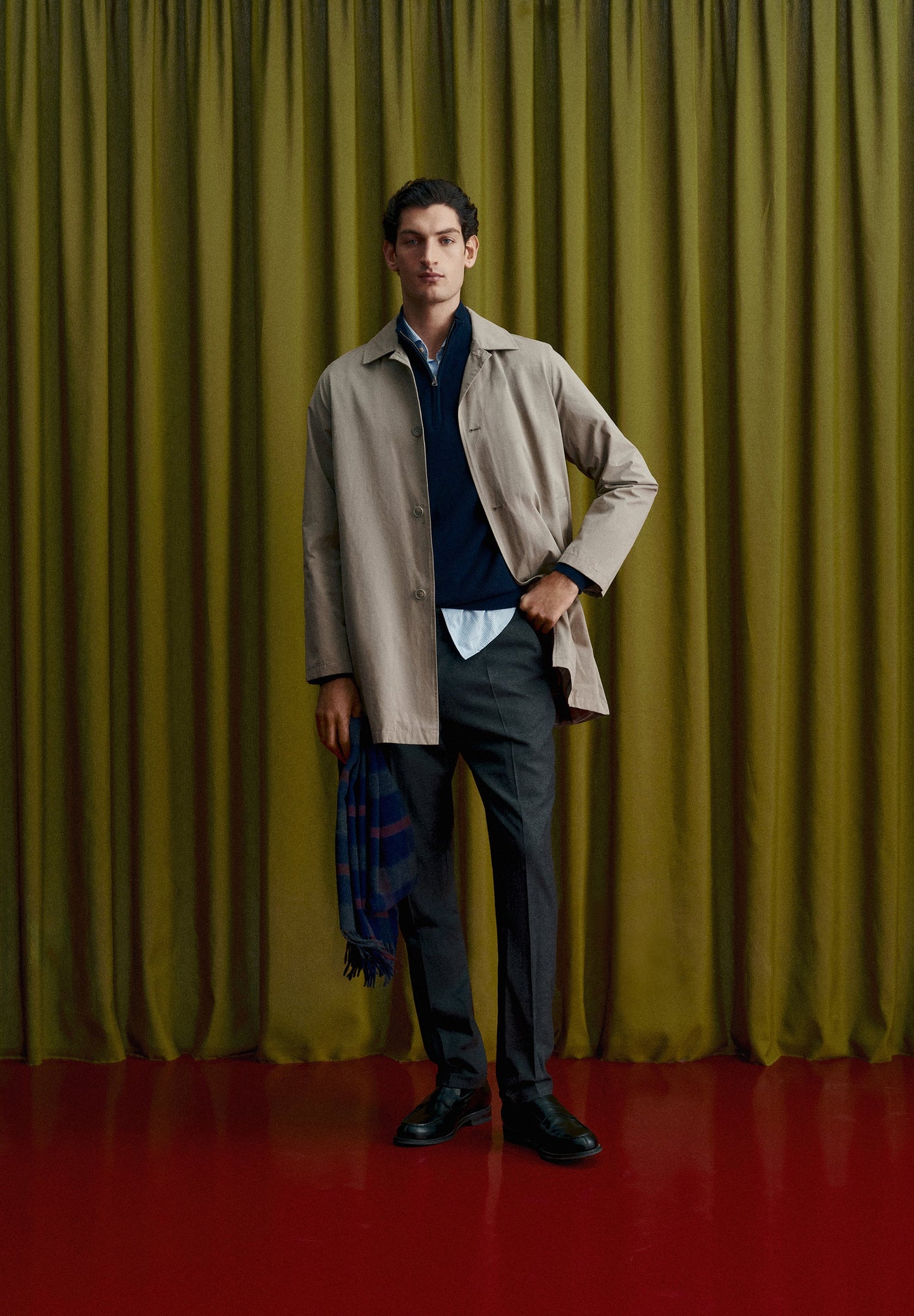 CALÇAS COM PINÇA EM LÃ E ALGODÃO