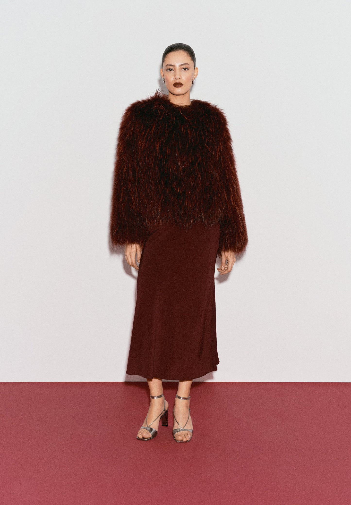 SAIA EM VIÉS COM BORDADO