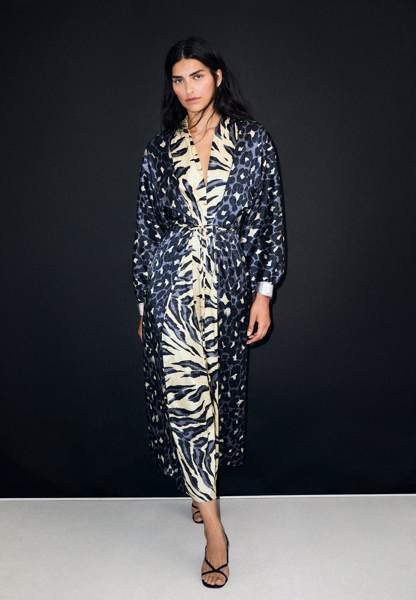 VESTIDO COMPRIDO COM ESTAMPADO ANIMAL