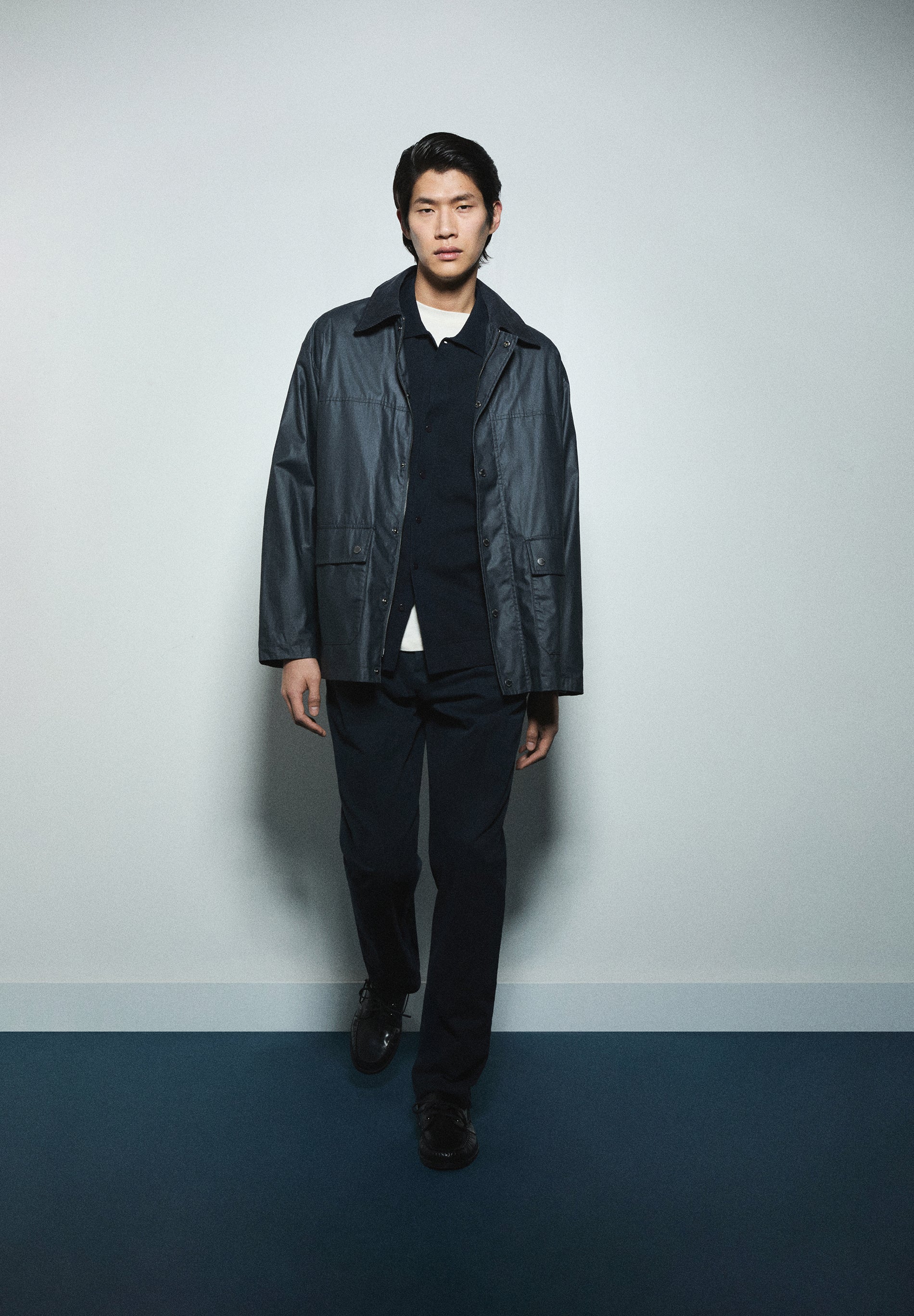 CARDIGAN ENCERADO COM BOTÕES DE PRESSÃO