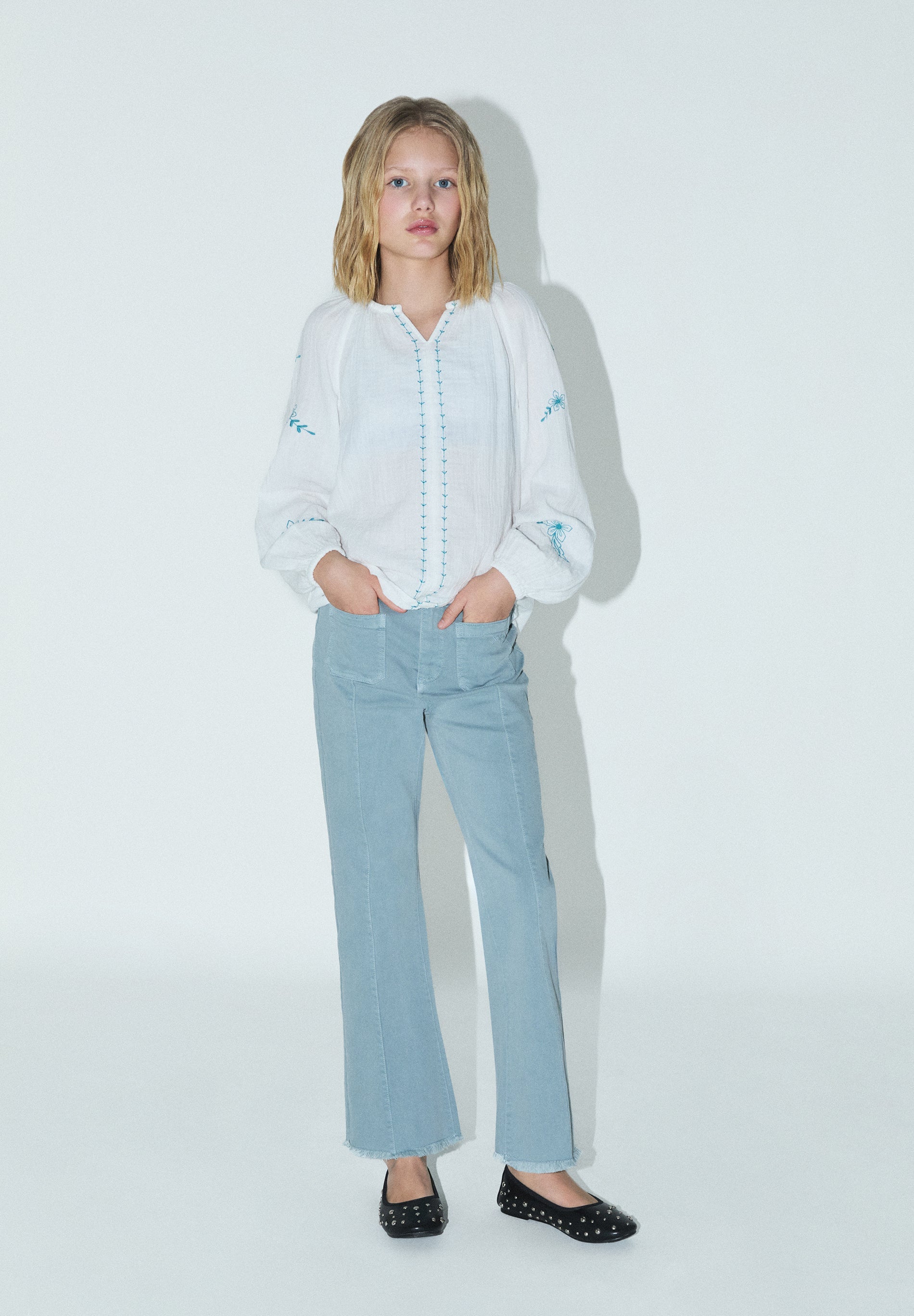 CALÇAS BOCA DE SINO COSTURAS