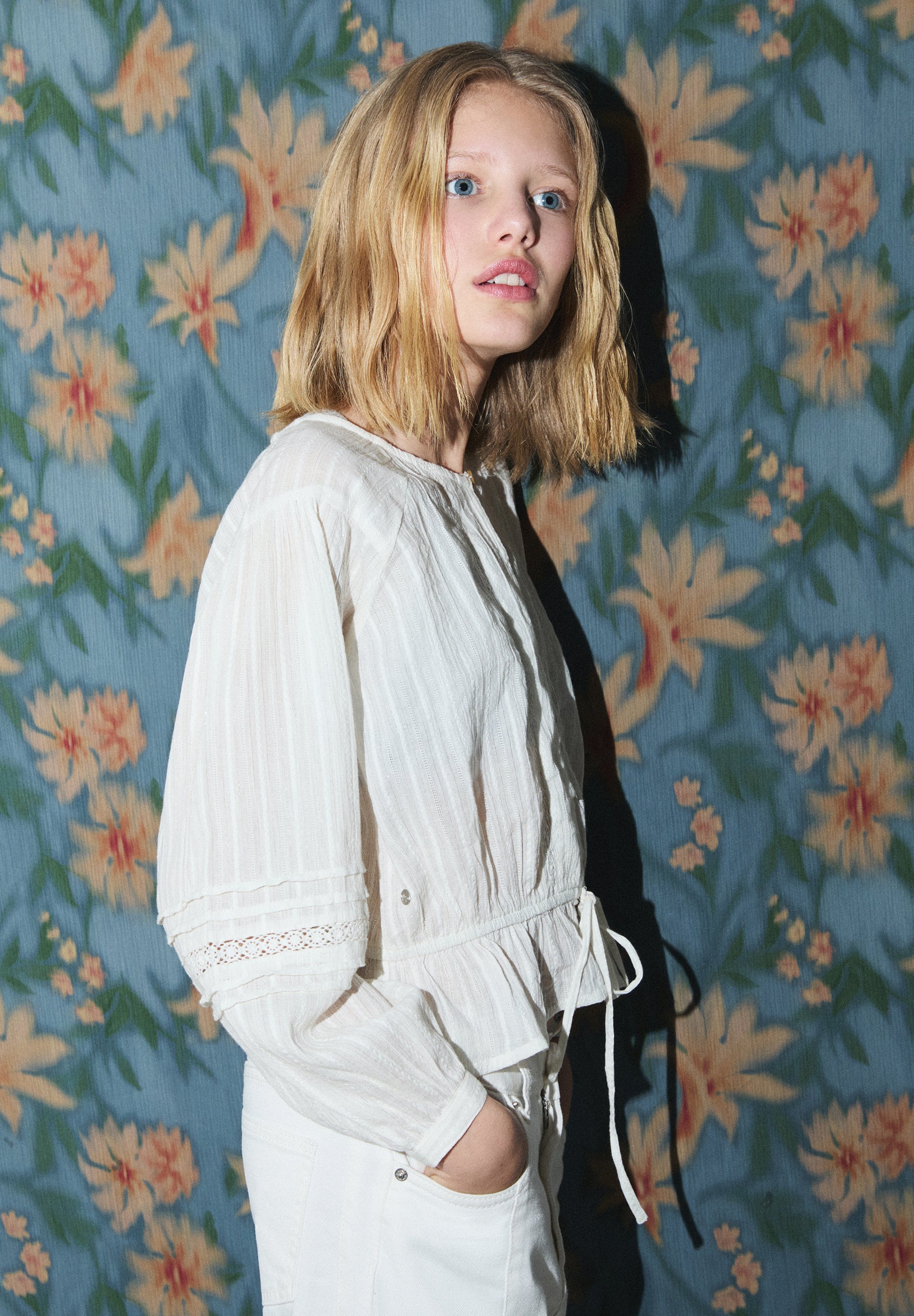 BLUSA ROMÂNTICA COM LAÇO