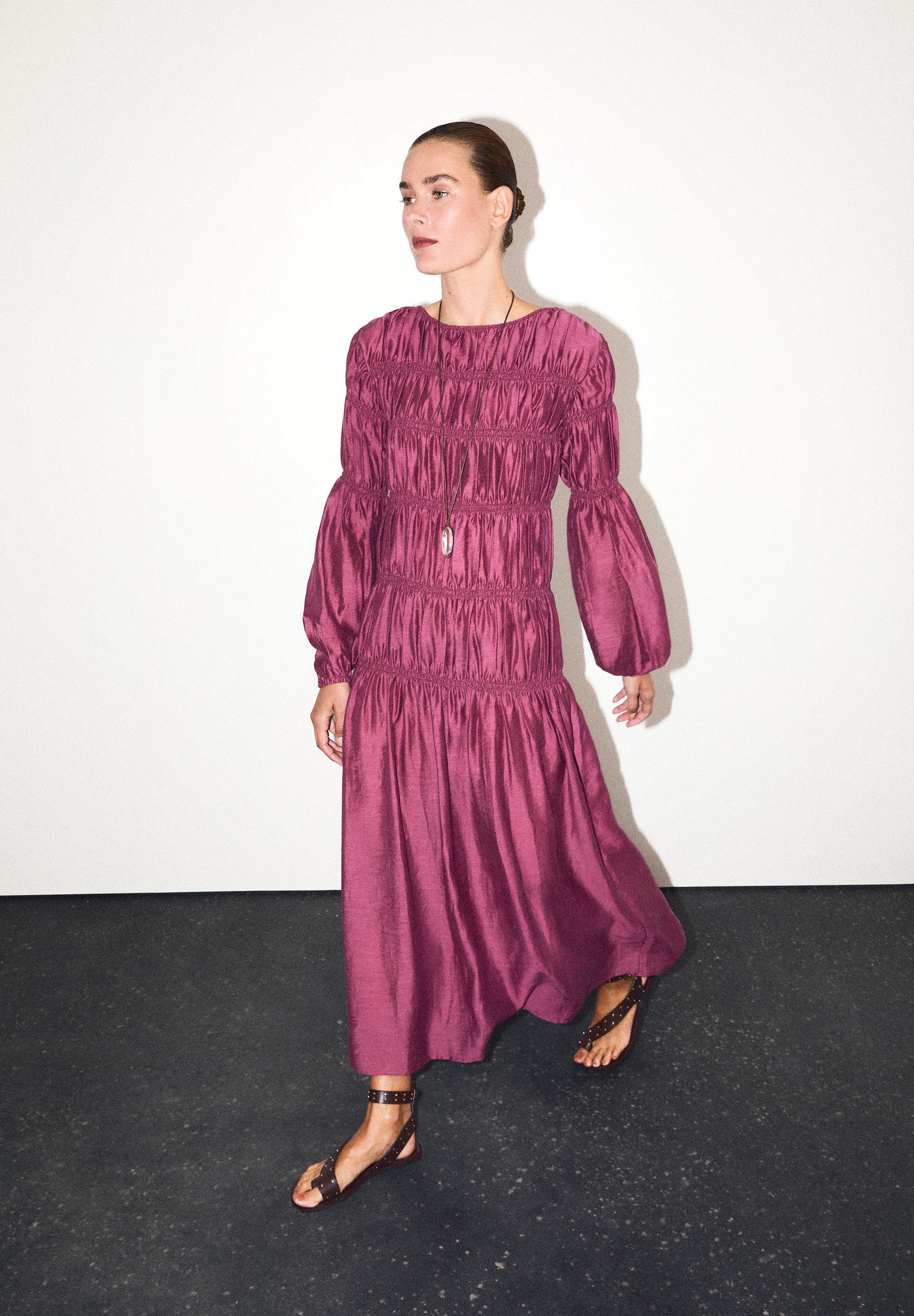 VESTIDO SMOCK DE MANGA ABALONADA