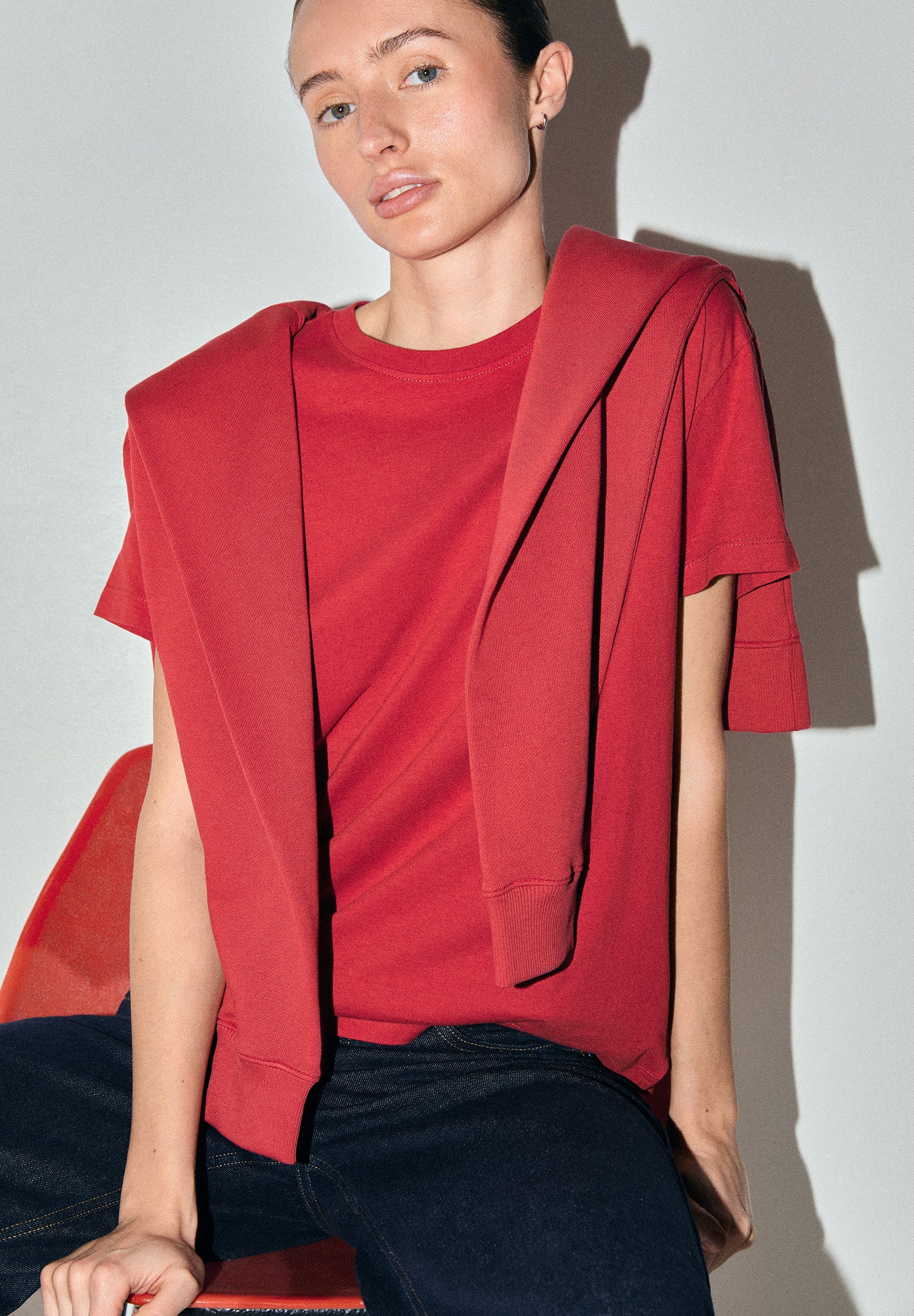 T-SHIRT BÁSICA COM SKULL