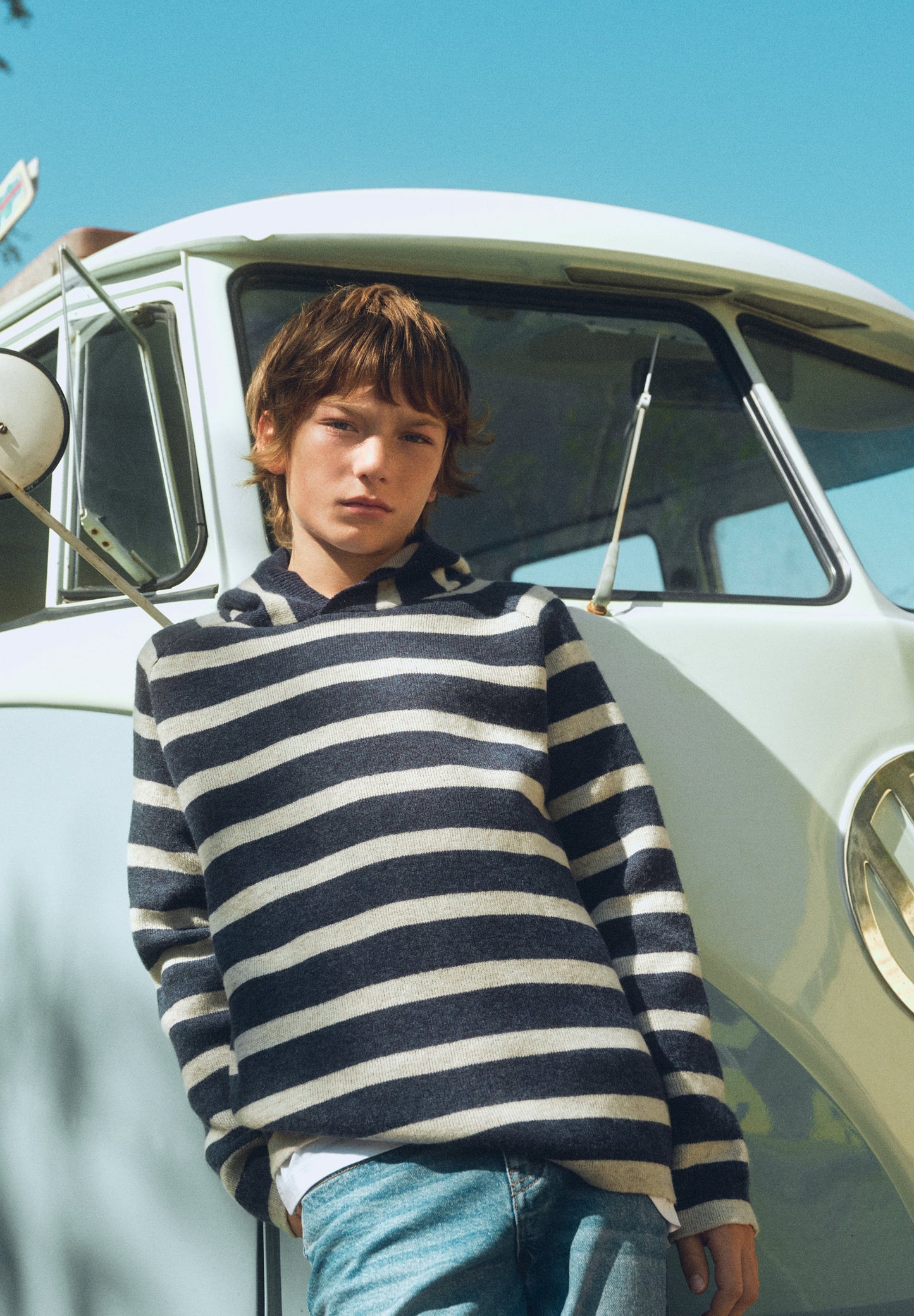 SWEATER DE MALHA ÀS RISCAS COM SKULL