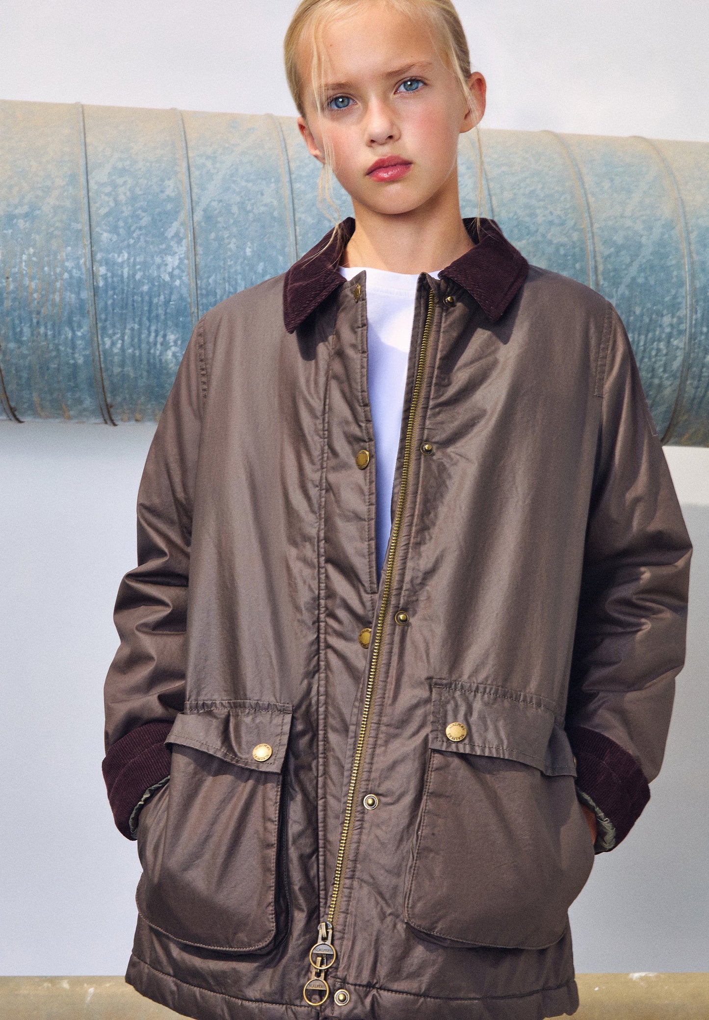 BLUSÃO COM GOLA EM CONTRASTE